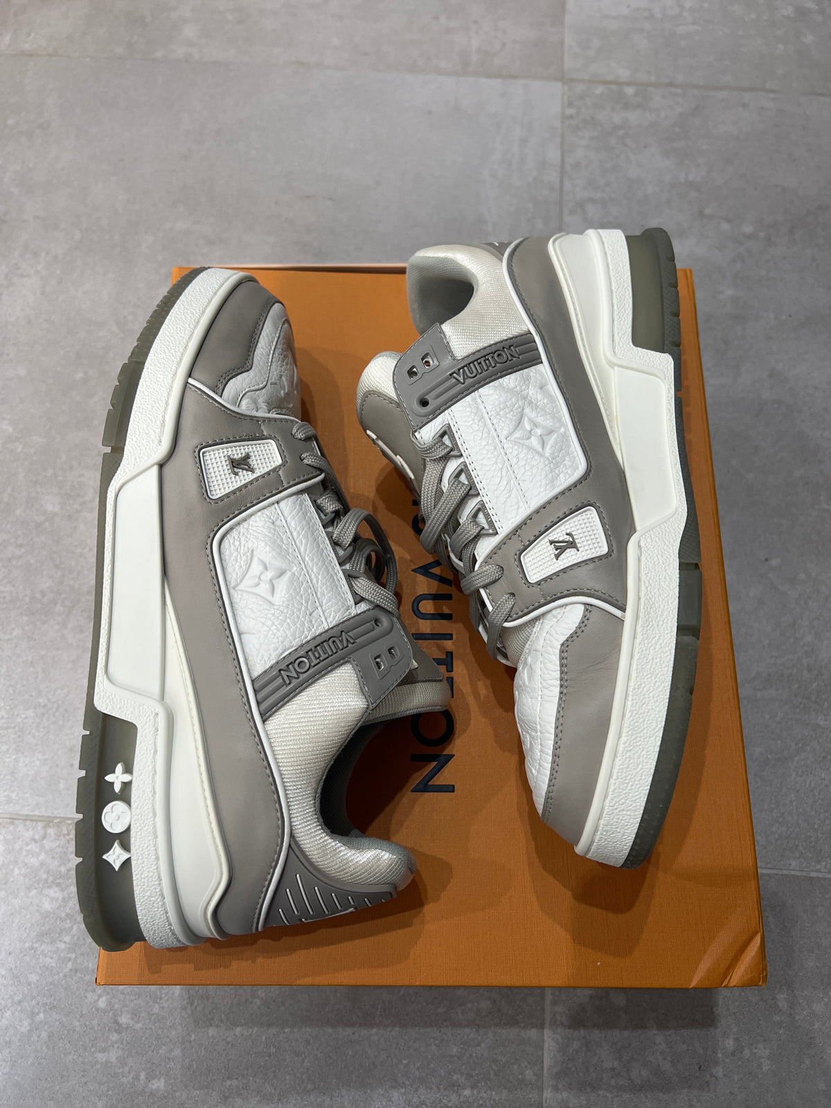 Louis Vuitton White/Grey