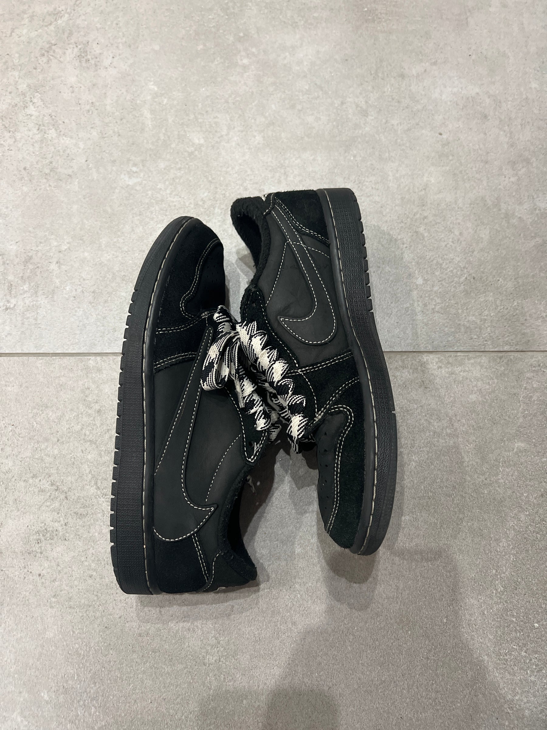 Jordan 1 Low x Travis Scott Black Phantom