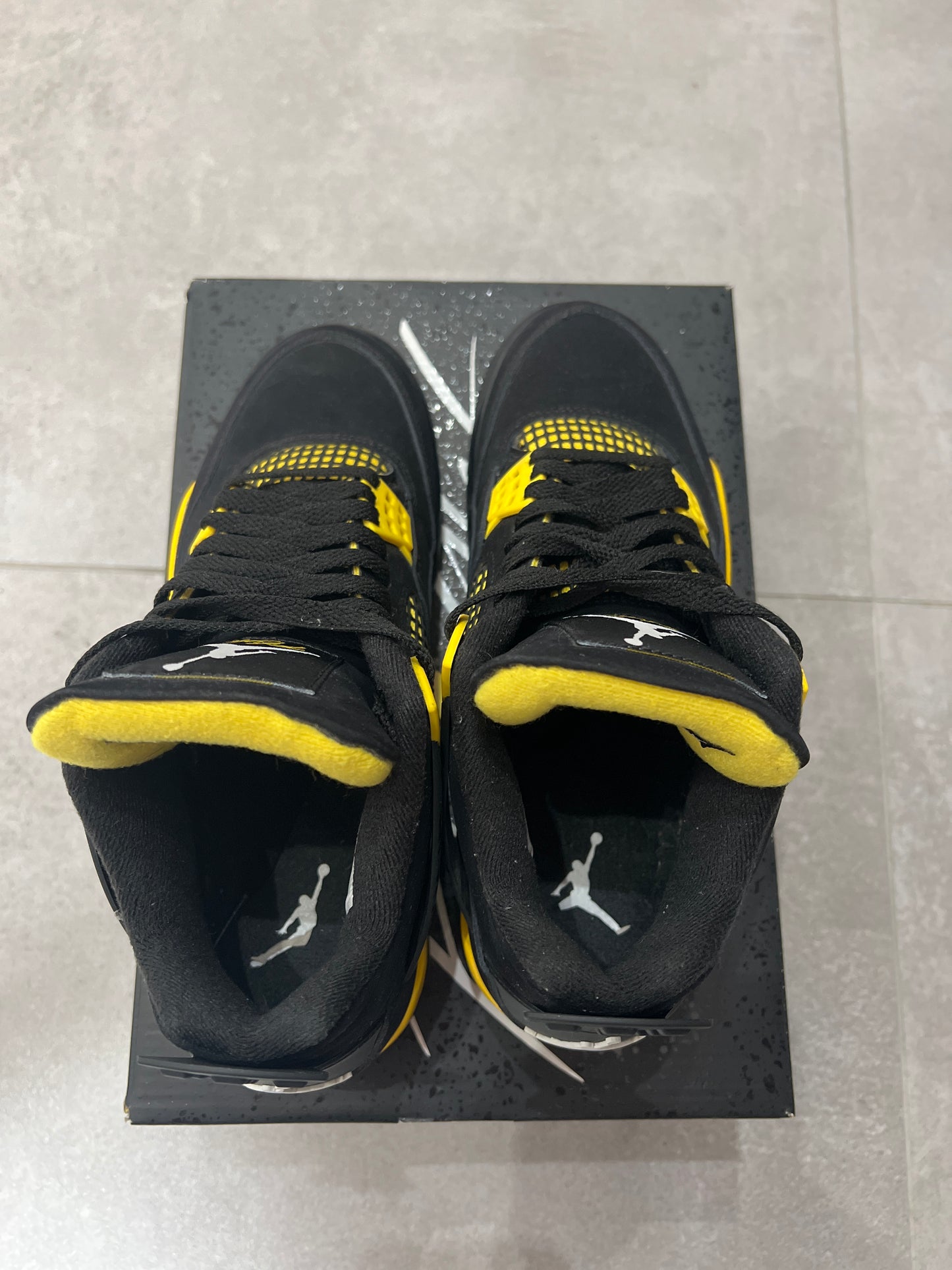 Jordan 4 Thunder