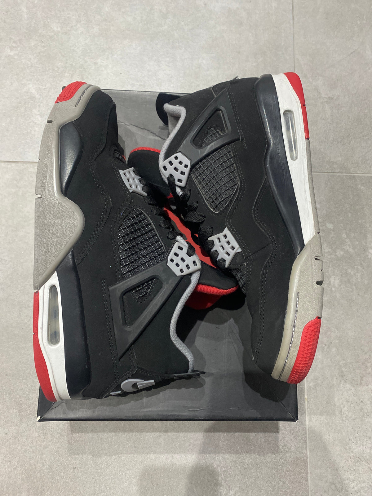 Air Jordan 4 Bred (2019)