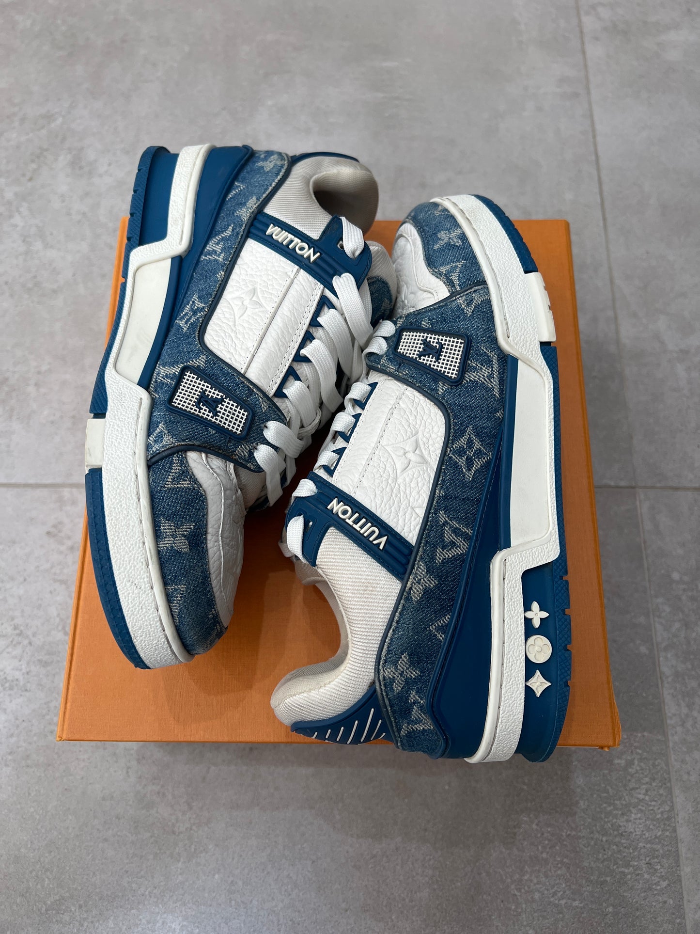 Louis Vuttion Trainer blue denim