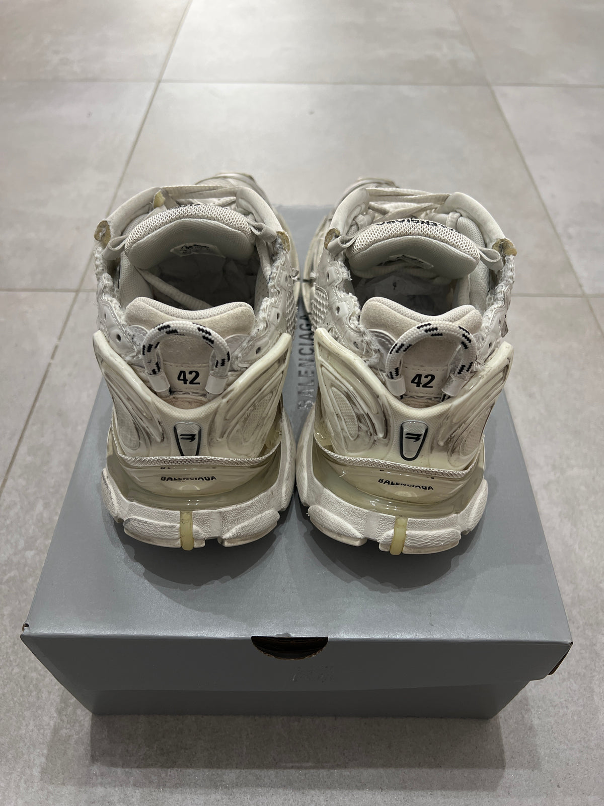 Balenciaga Runner Diamond Logo