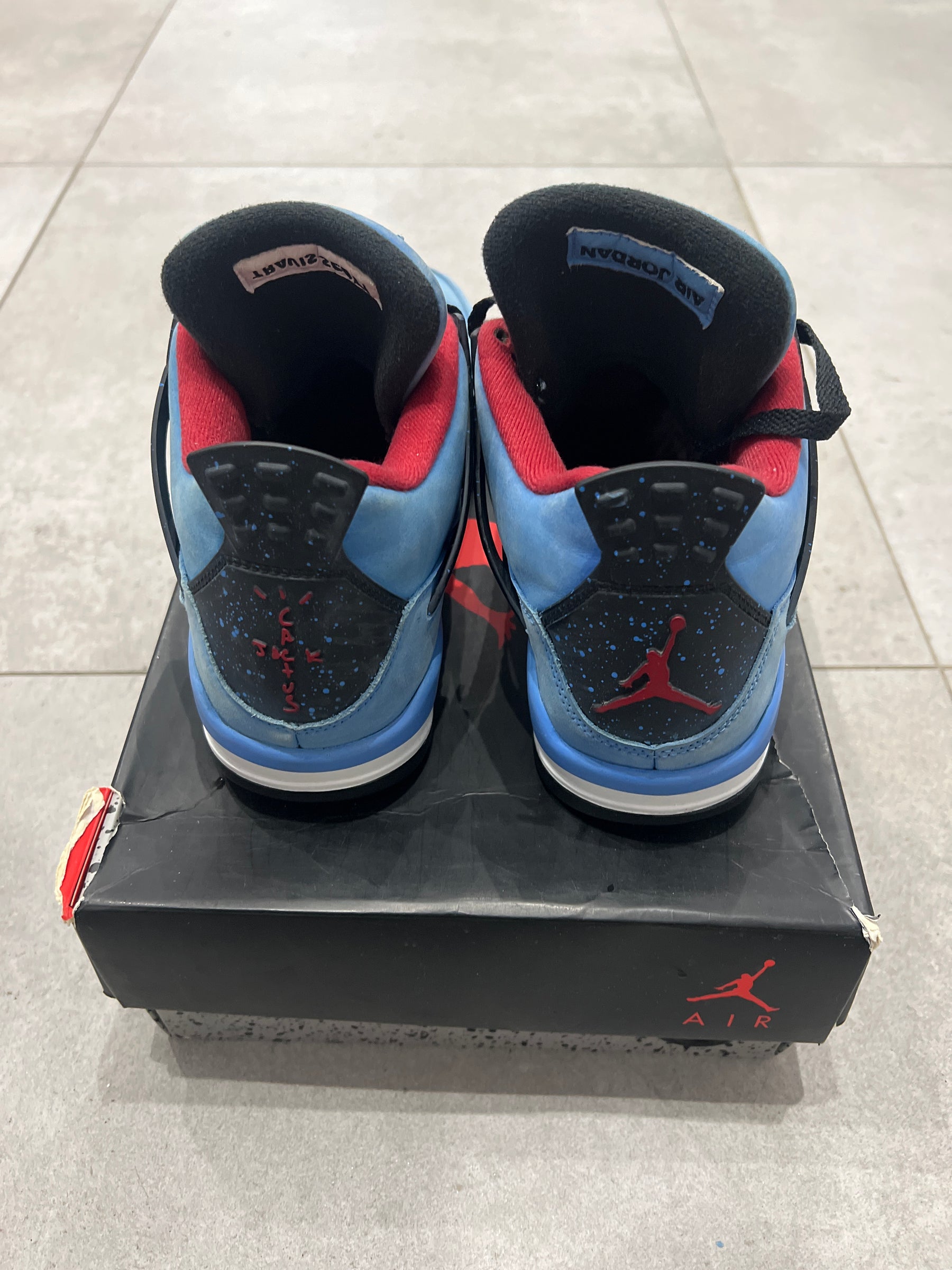 Jordan 4 x Travis Scott