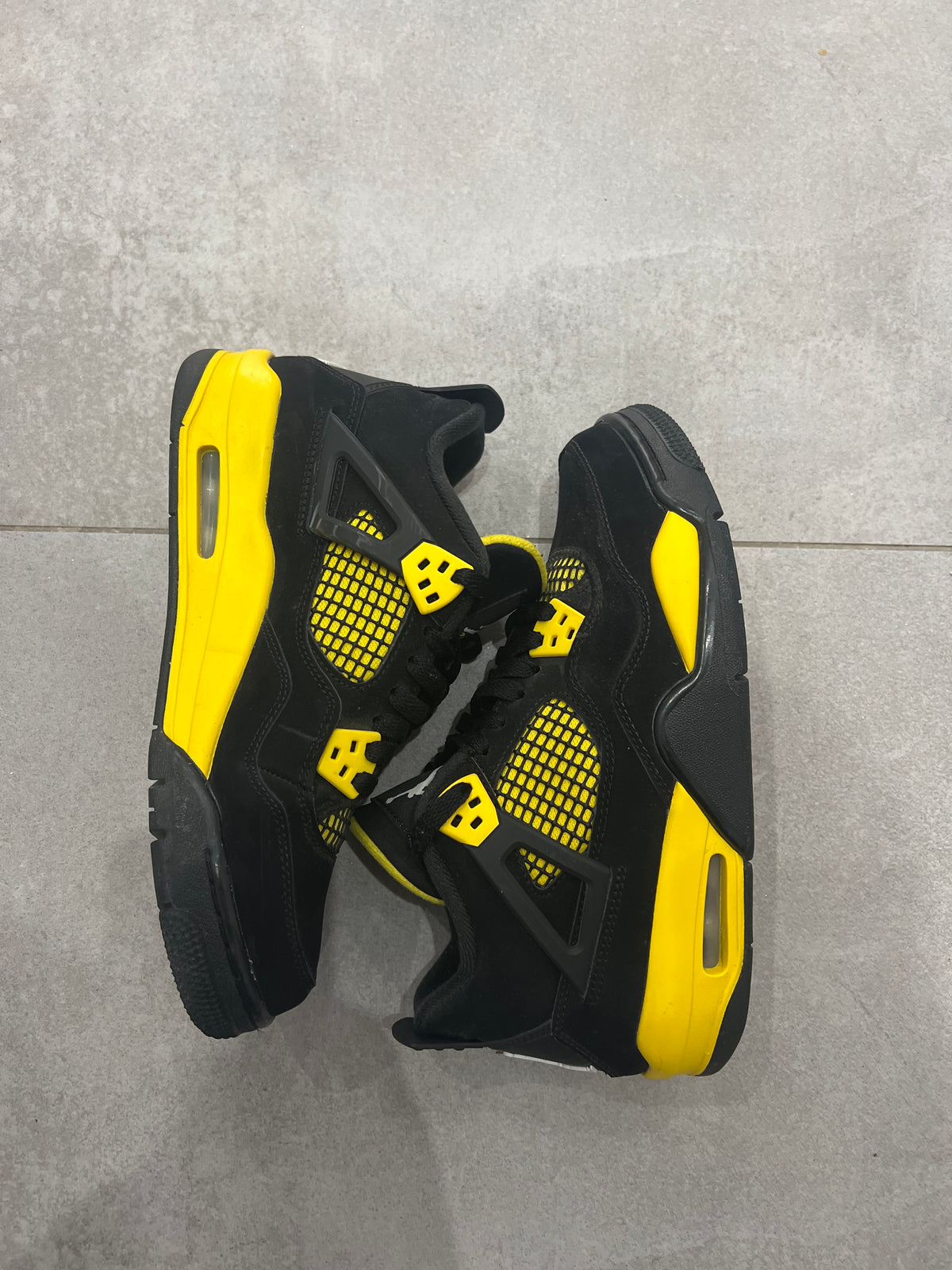 Jordan 4 Thunder