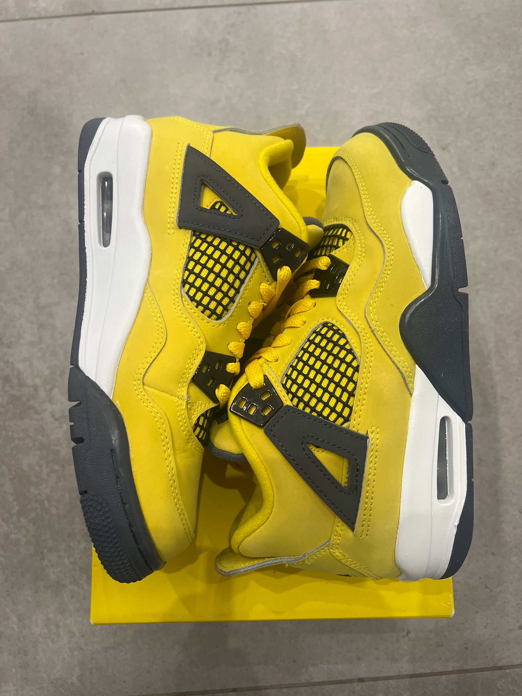 Jordan 4 Lightning