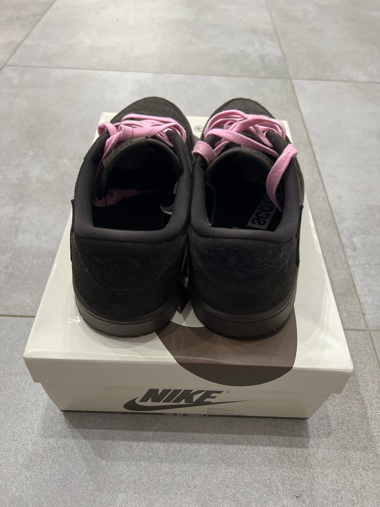 Jordan 1 Low x Travis Scott Velvet Brown