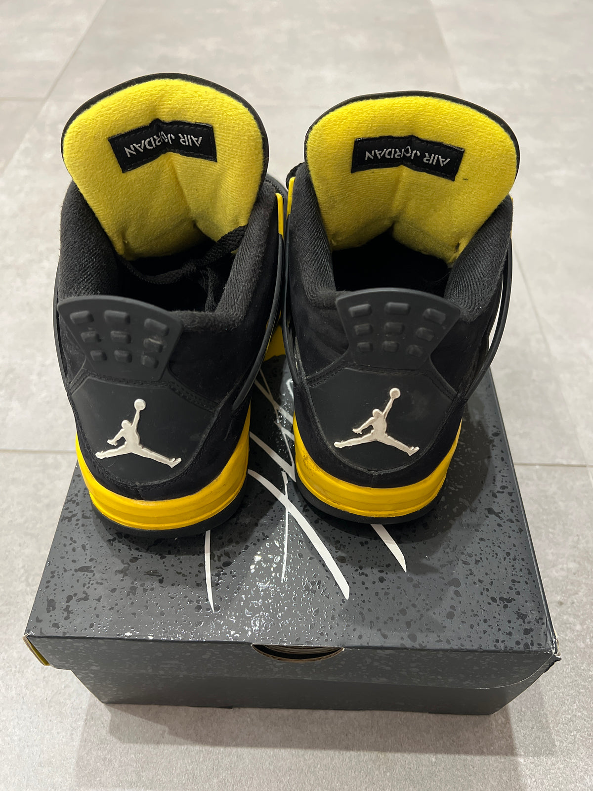 Jordan 4 Thunder