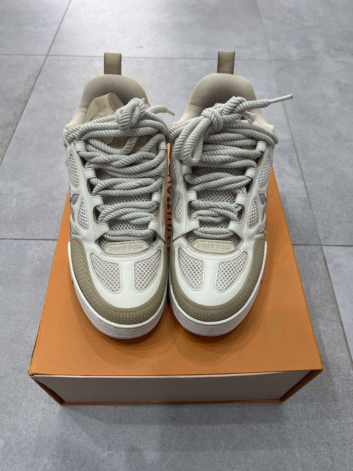 Louis Vuitton Skate beige