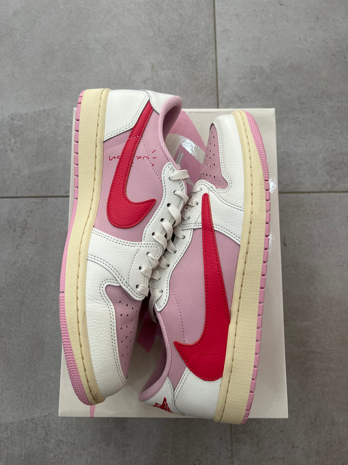 Jordan 1 Low x Travis Scott Tropical Pink