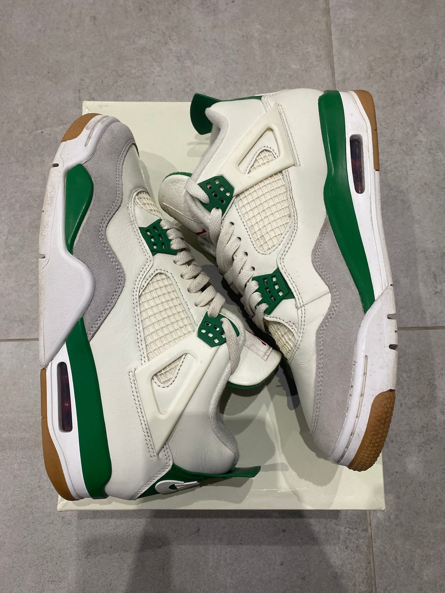 Jordan 4 Pine Green