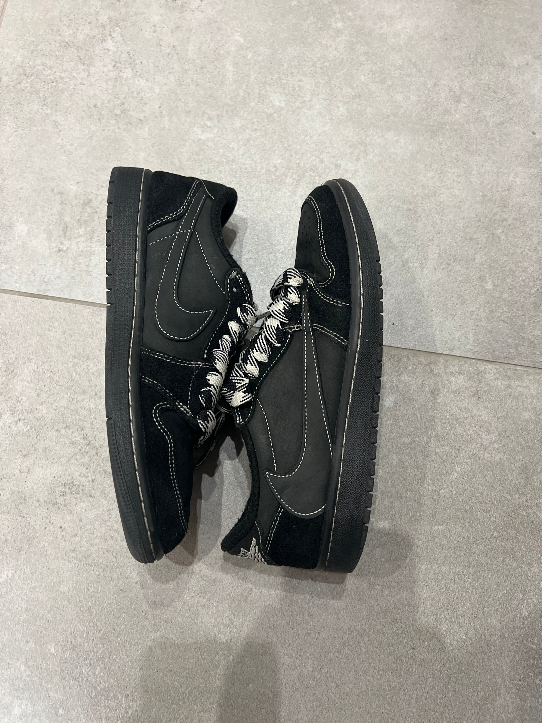 Jordan 1 Low x Travis Scott Black Phantom
