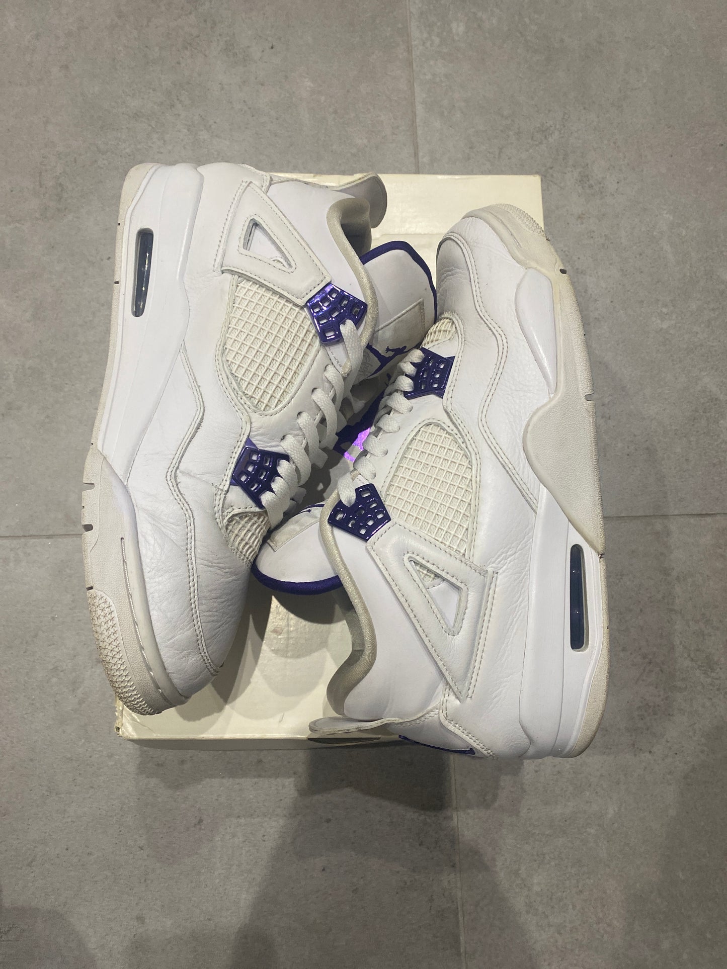 Jordan 4 Metalic Purple