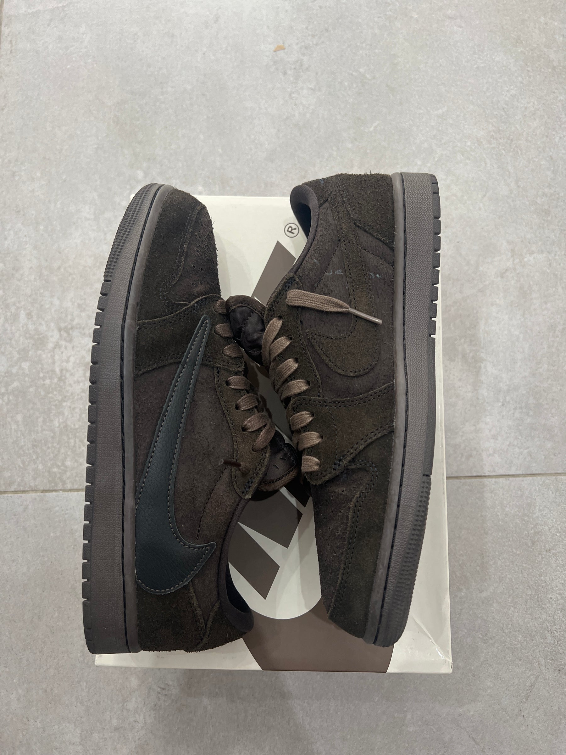 Jordan 1 Low x Travis Scott Velvet Brown