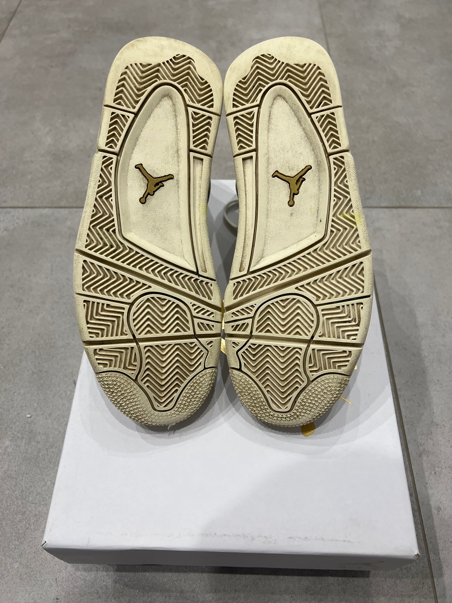 Jordan 4 Metalic Gold