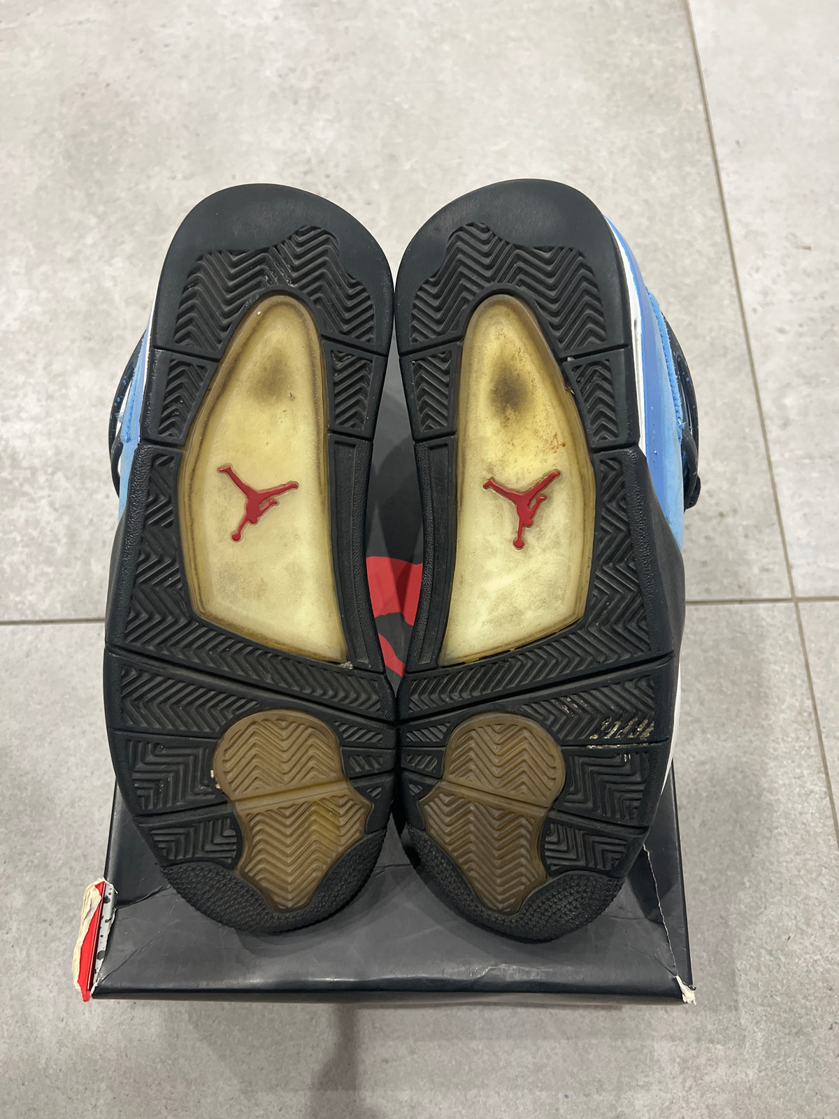 Jordan 4 x Travis Scott