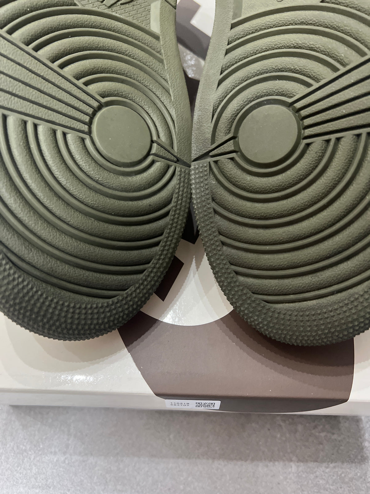 Jordan 1 Low x Travis Scott Medium Olive