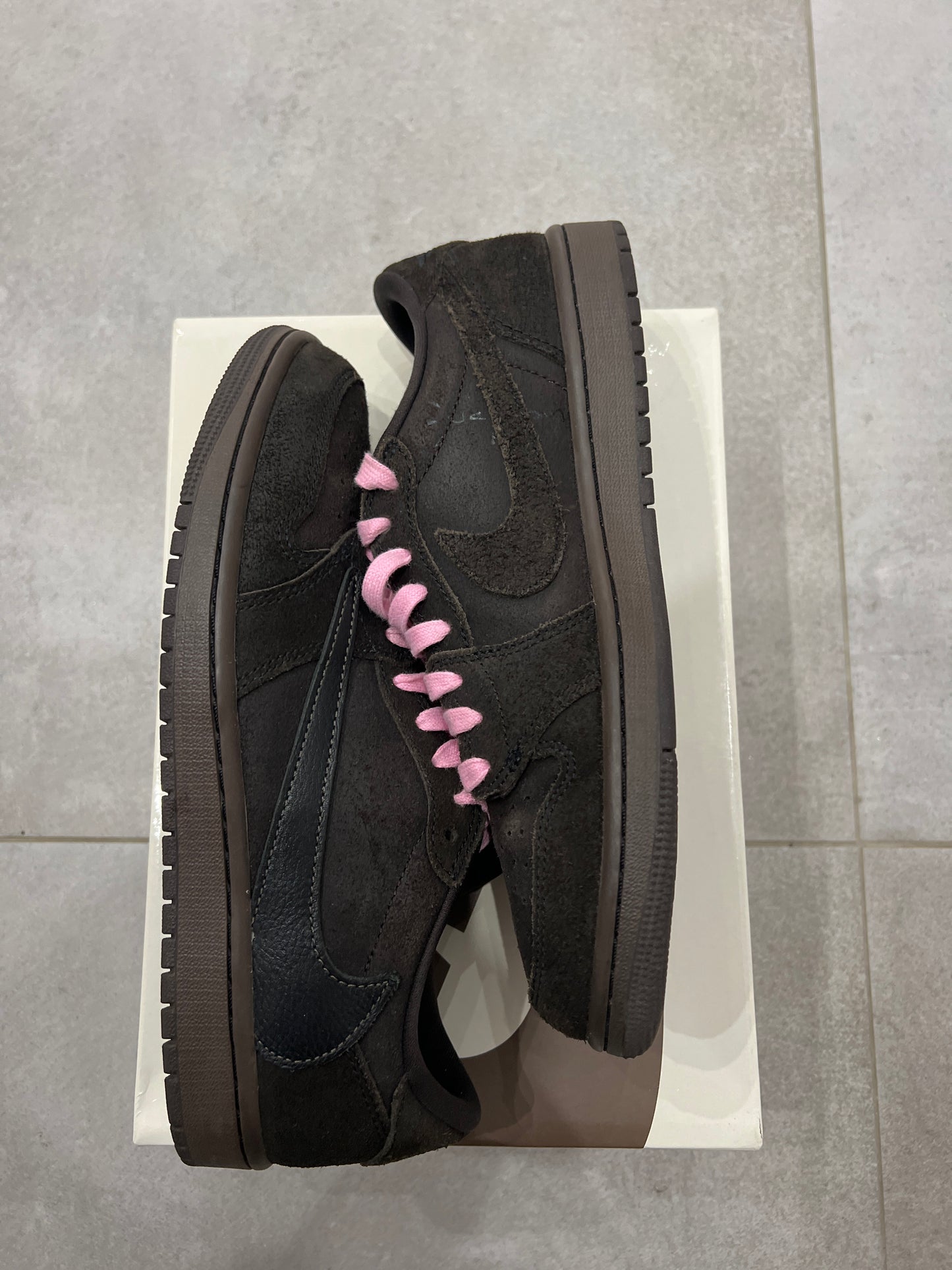 Jordan 1 Low x Travis Scott Velvet Brown