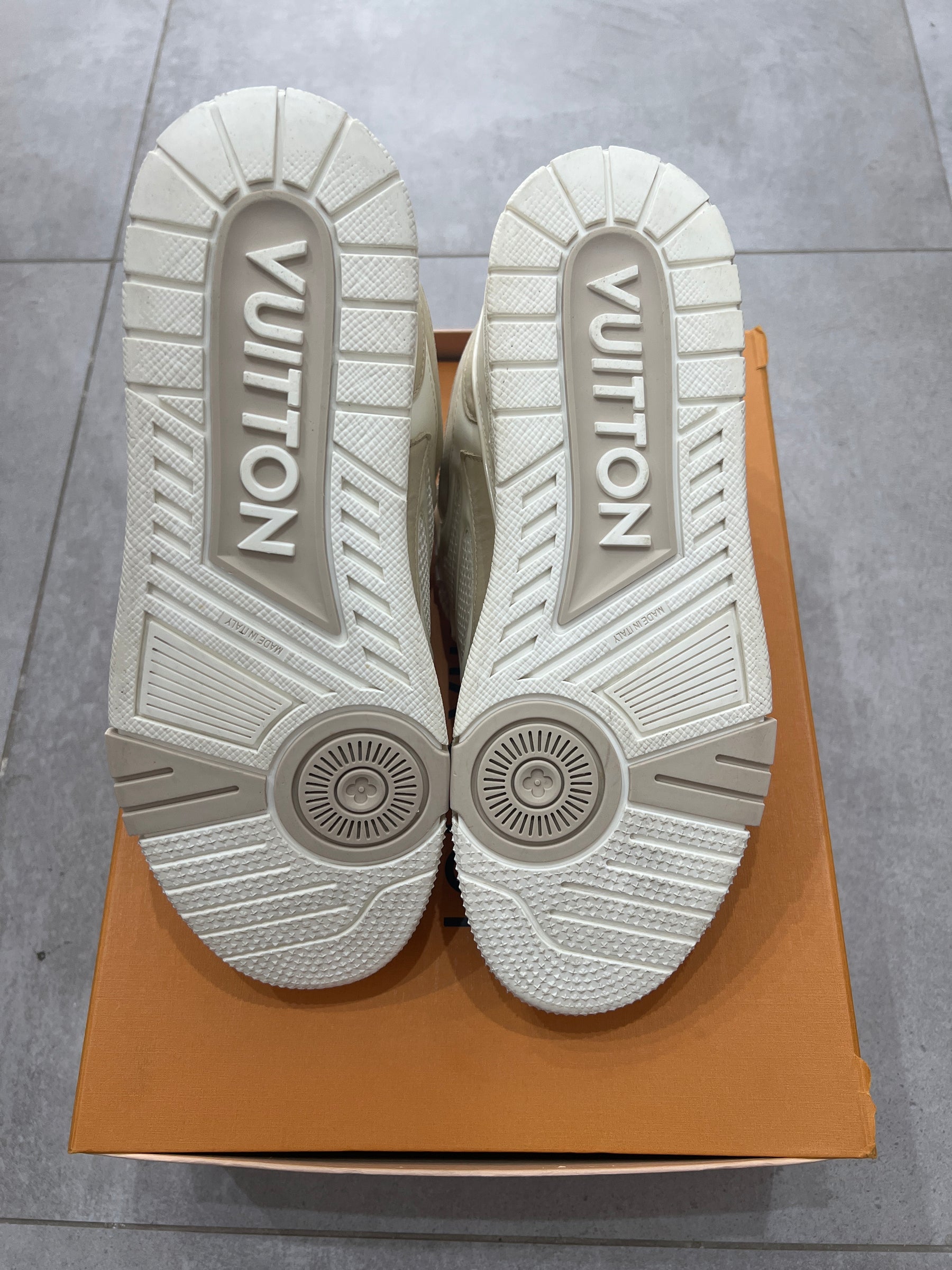 Louis Vuitton Skate Beige White