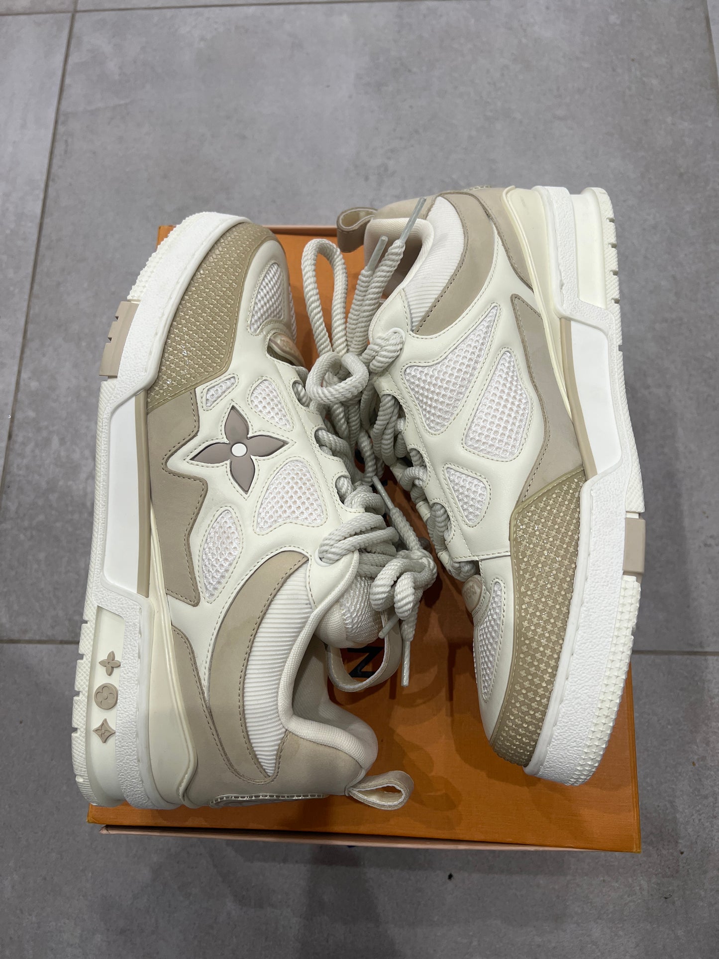 Louis Vuitton Skate Beige
