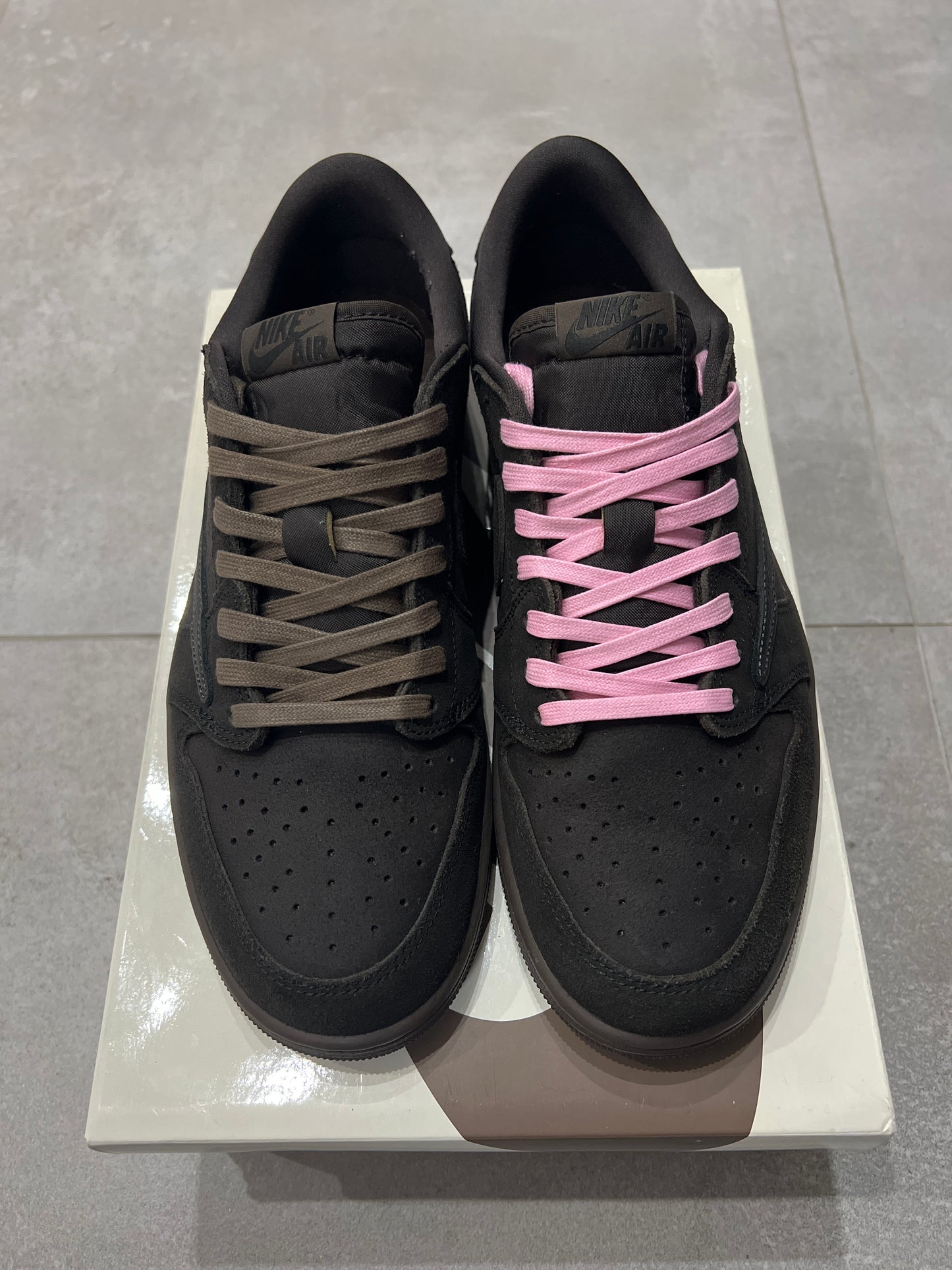 Jordan 1 Low x Travis Scott Velvet Brown
