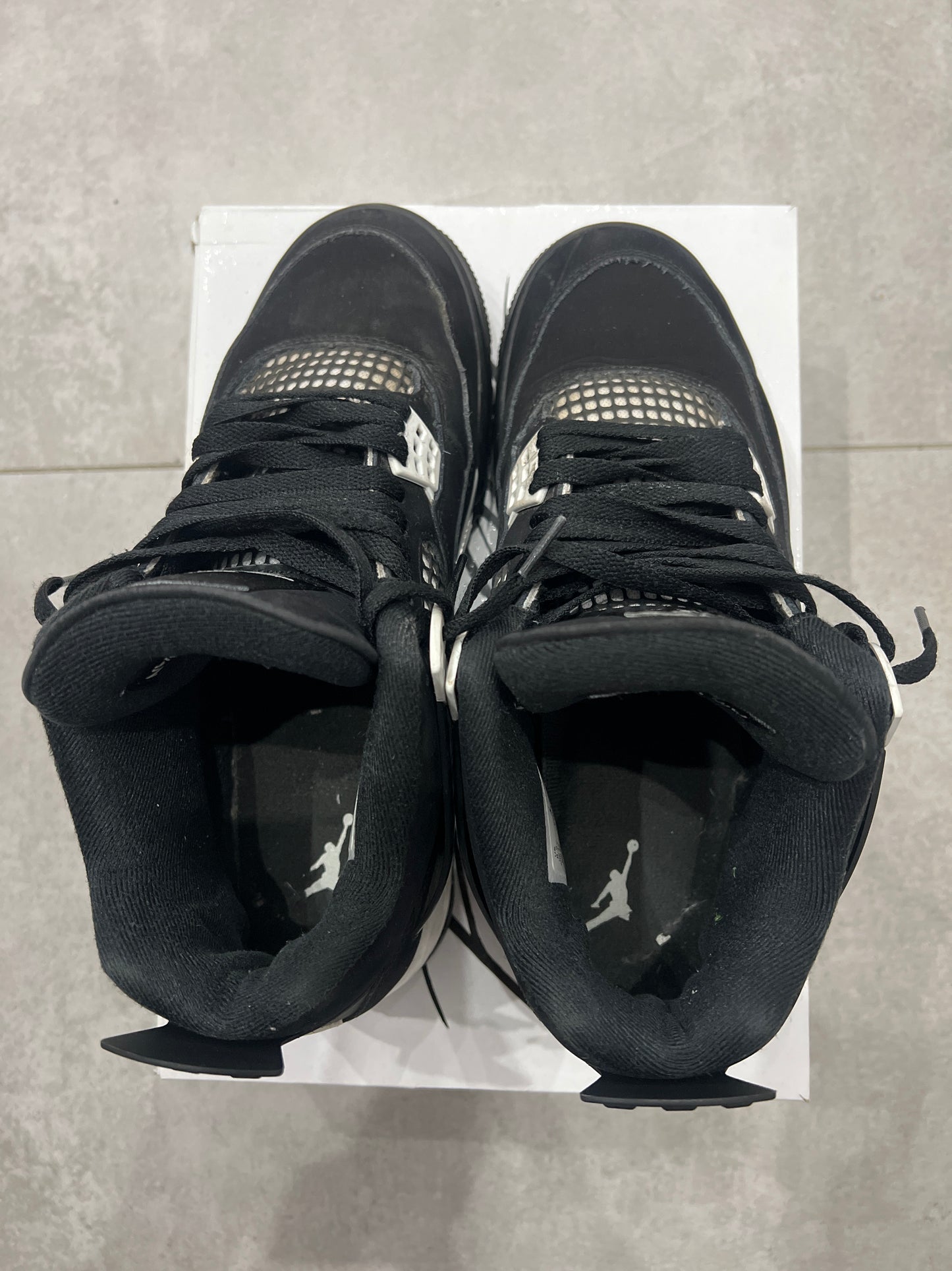 Air Jordan 4 White Thunder