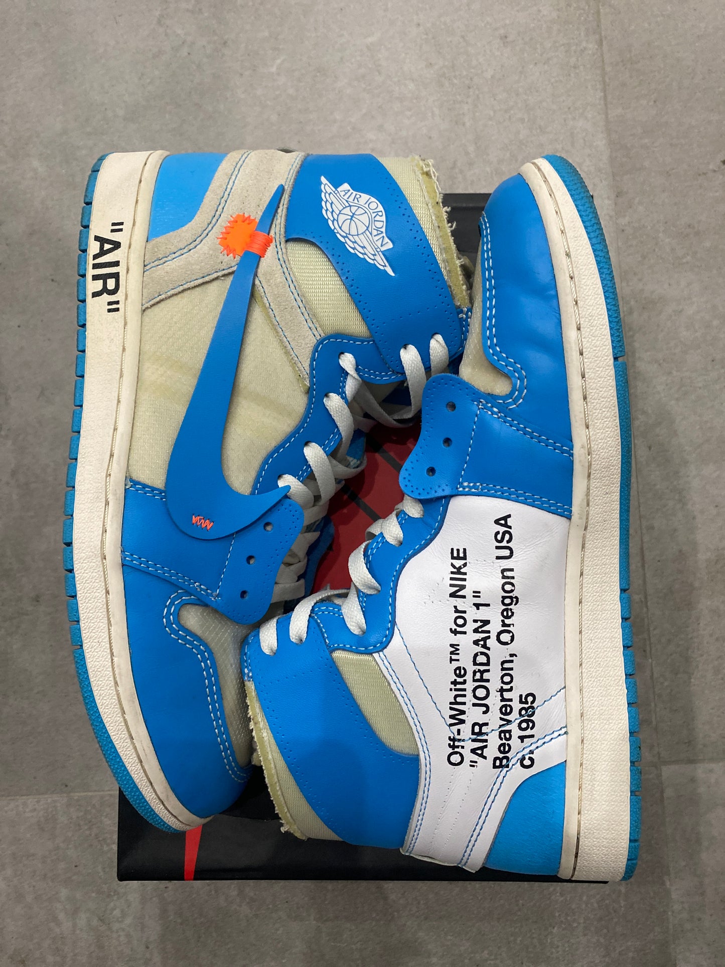 Jordan 1 High x OFF-White „UNC”