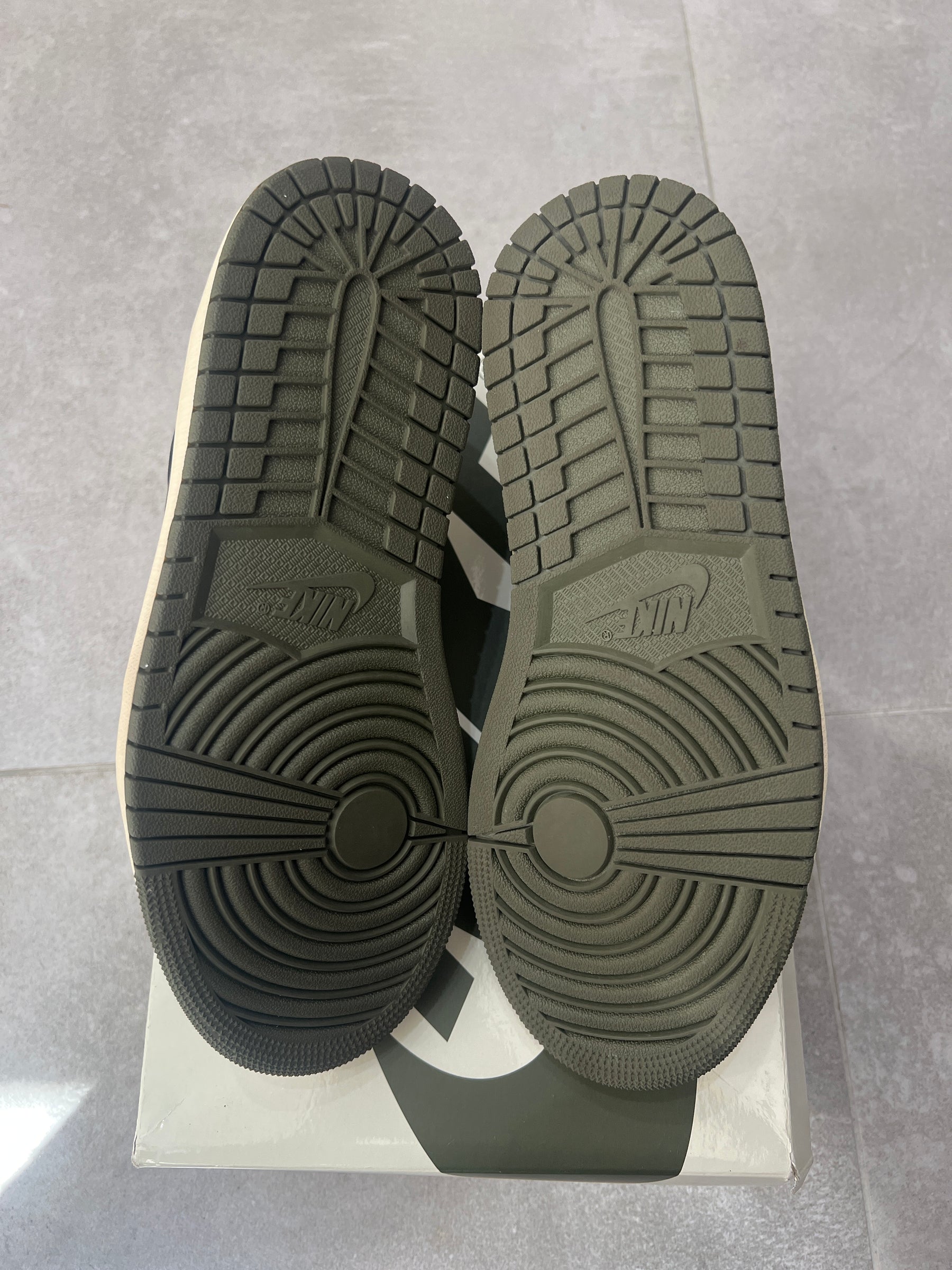Jordan 1 Low x Travis Scott Olive