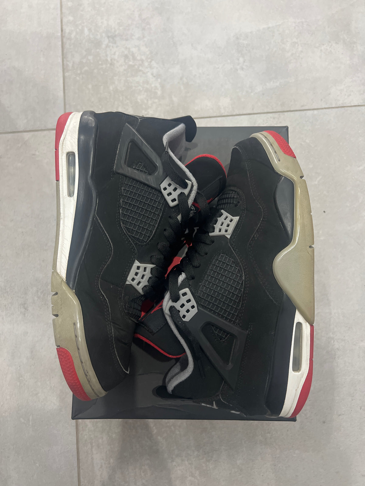 Jordan 4 Bred (2019)