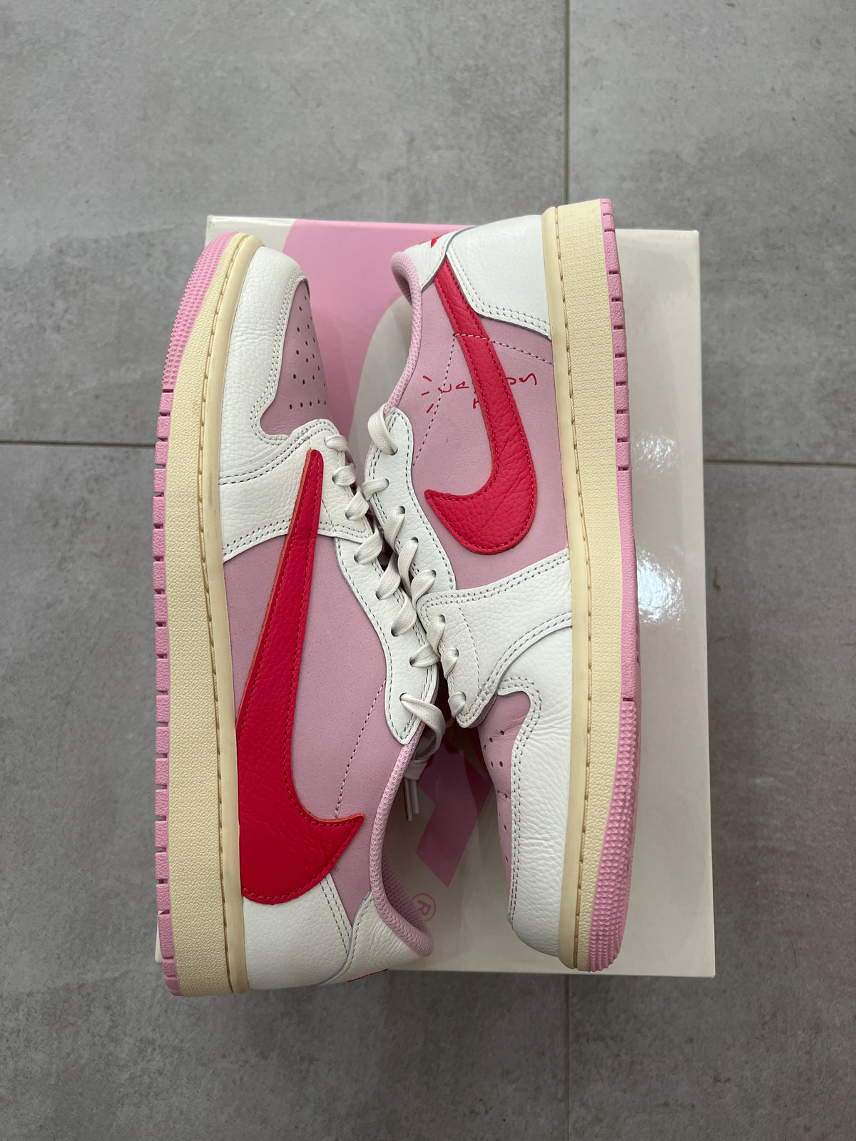 Jordan 1 Low x Travis Scott Tropical Pink