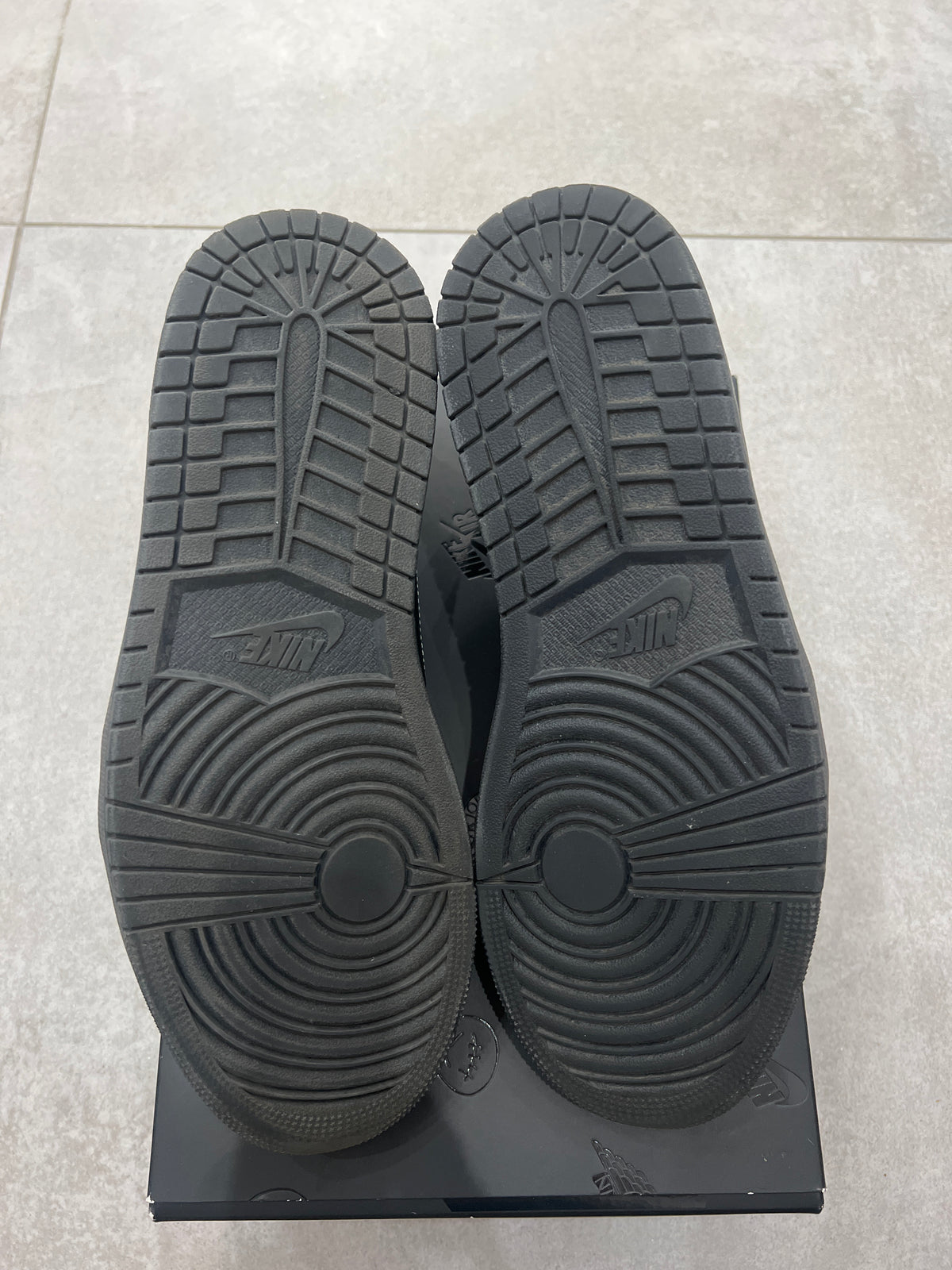 Jordan 1 Low x Travis Scott „Black Phantom”