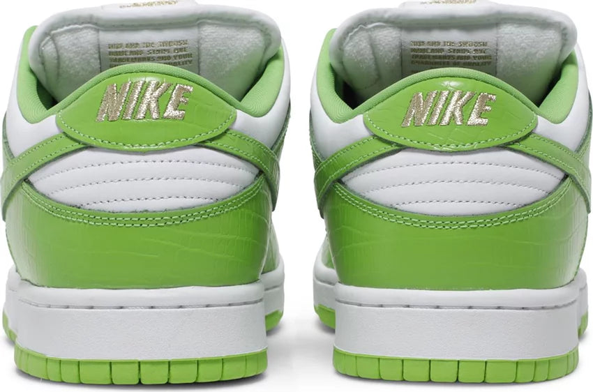 Nike SB Dunk Low Supreme Stars Mean Green