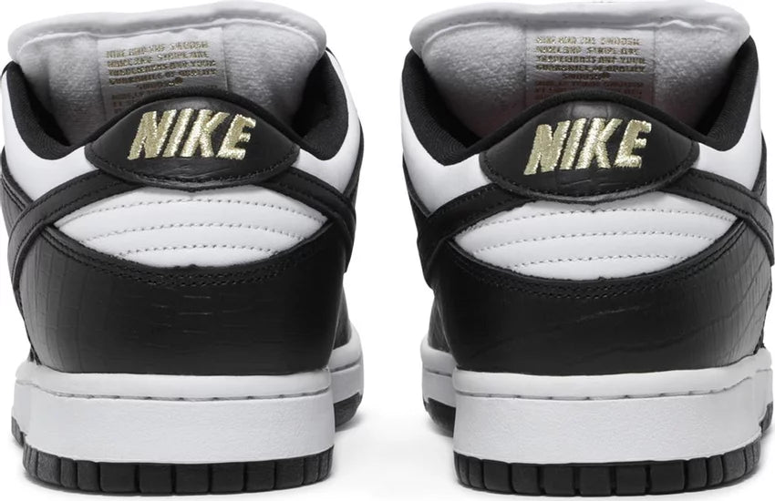 Nike SB Dunk Low Supreme Stars Black