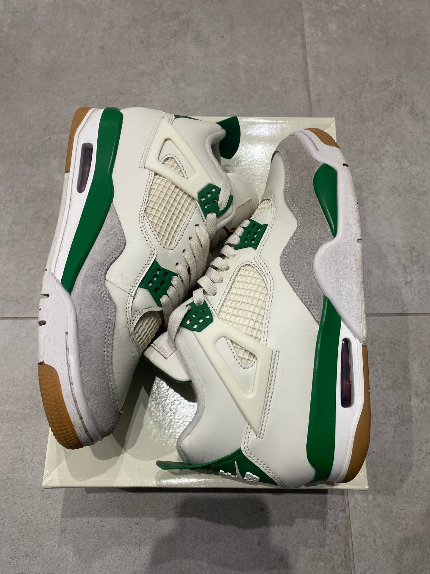 Jordan 4 Pine Green