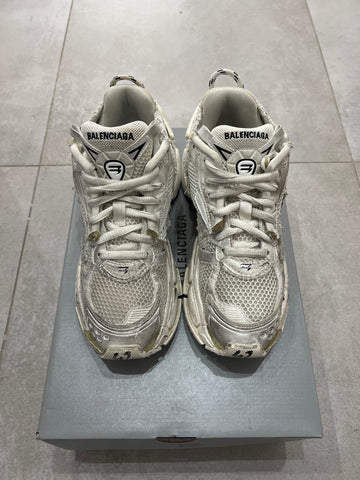 Balenciaga Runner Diamond Logo