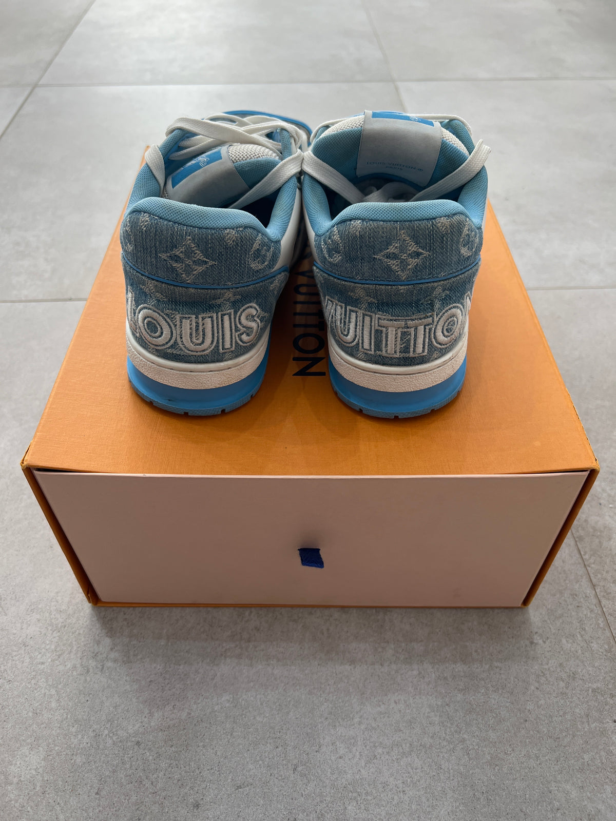 Louis Vuitton Trainer baby blue denim