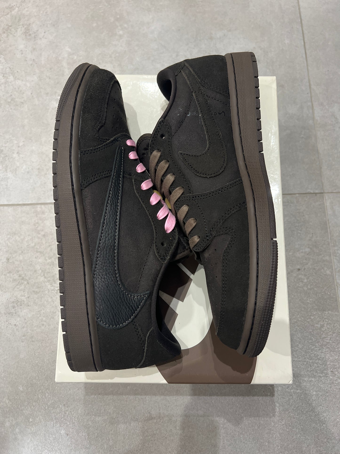 Jordan 1 Low x Travis Scott Velvet Brown