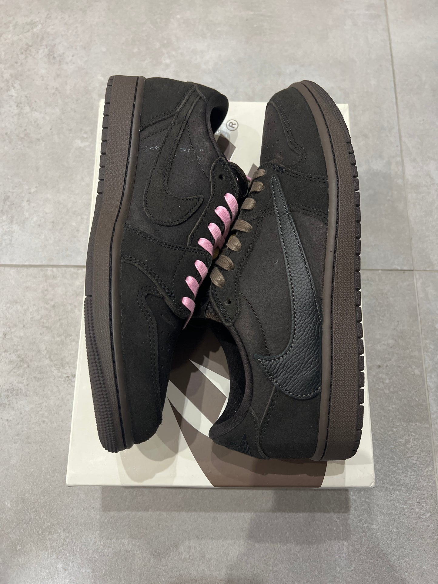 Jordan 1 Low x Travis Scott Velvet Brown