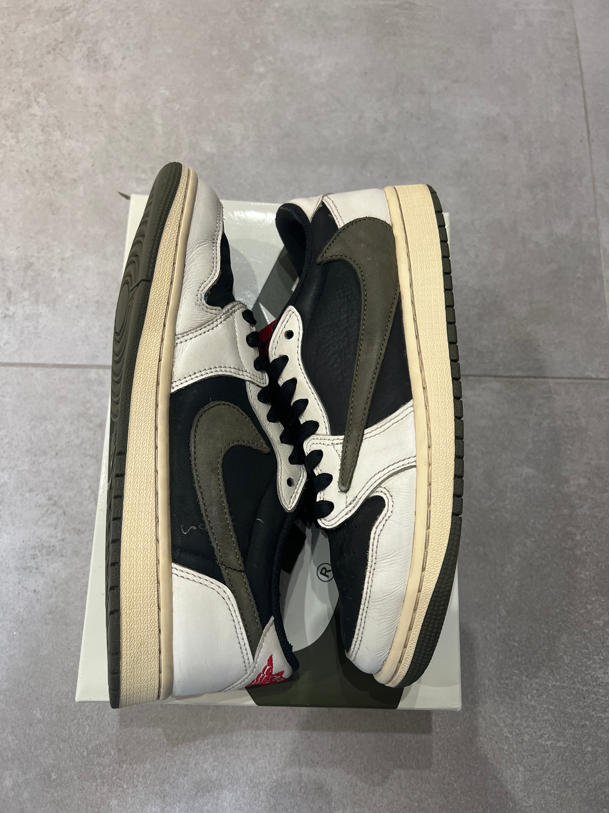 Jordan 1 Low x Travis Scott „Olive”