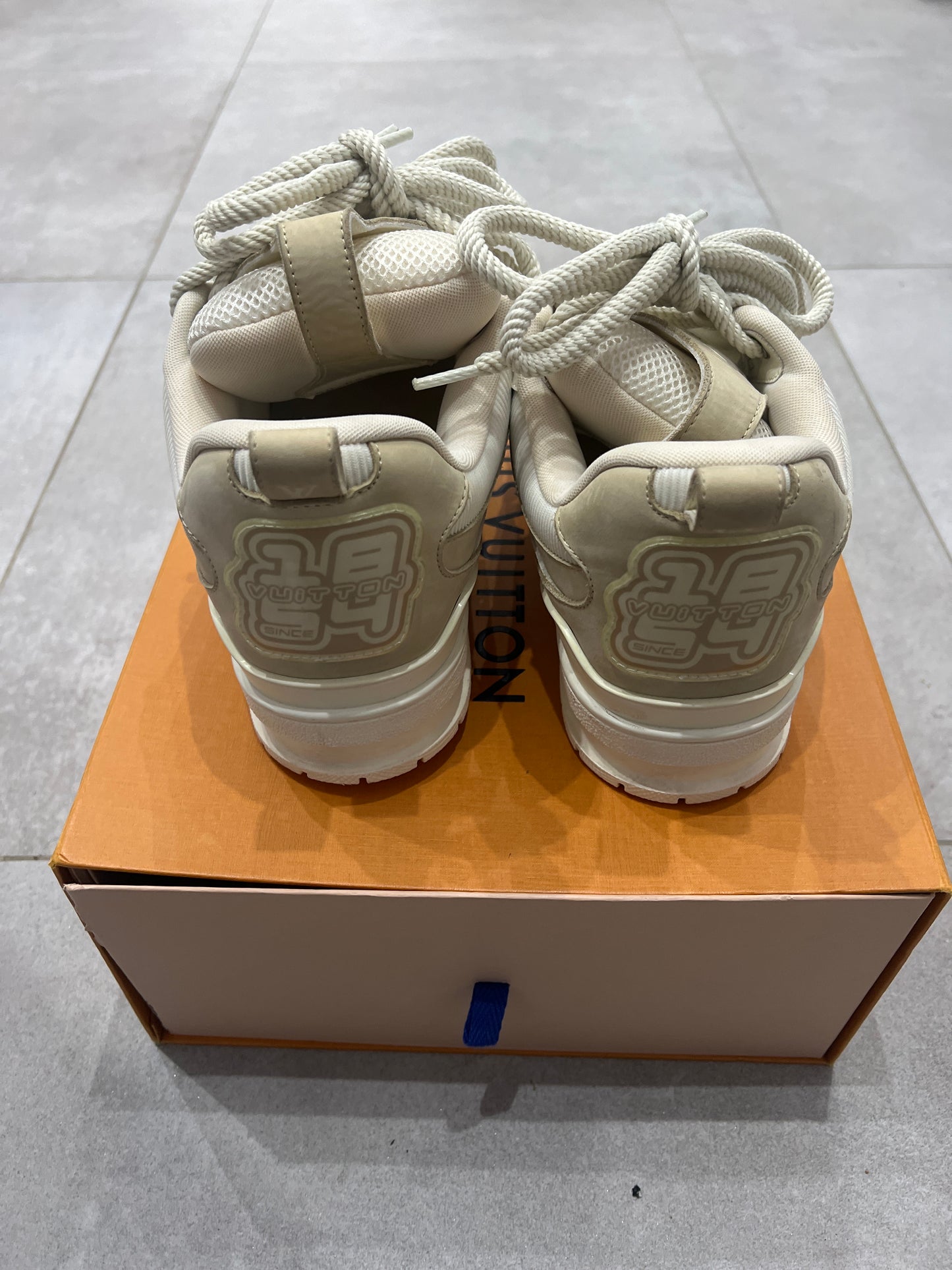 Louis Vuitton Skate Baige