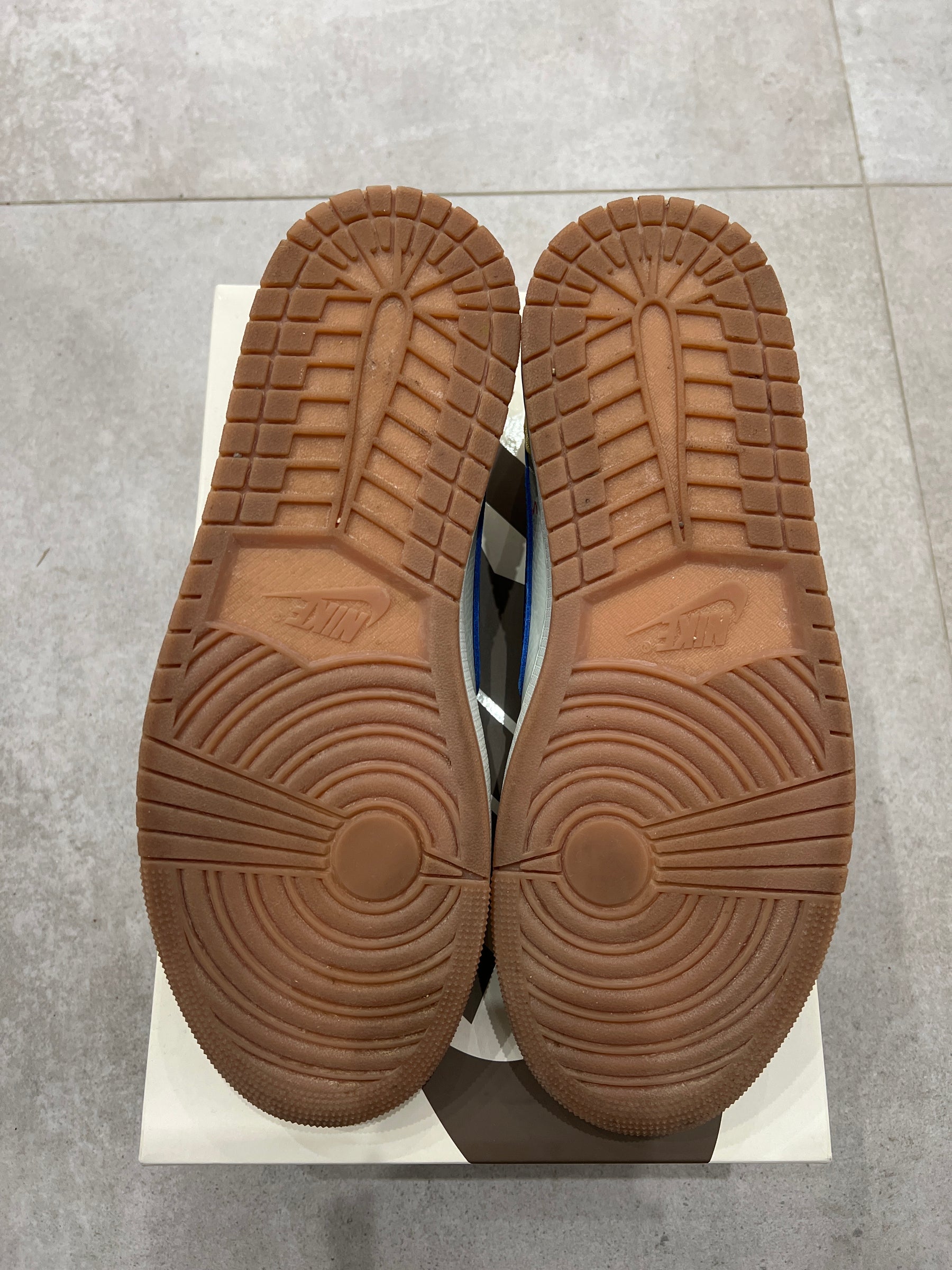 Jordan 1 Low x Travis Scott Canary