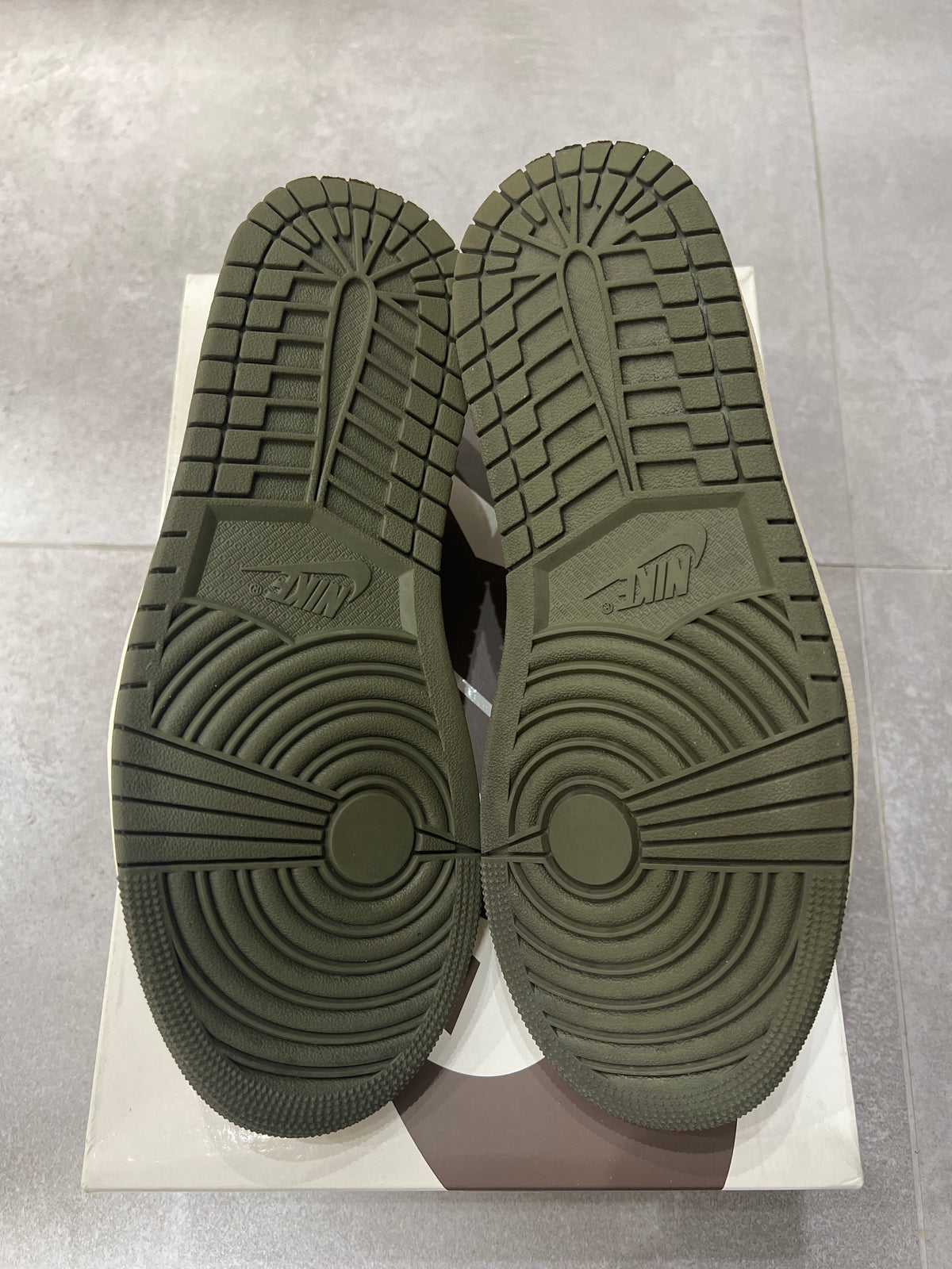 Jordan 1 Low x Travis Scott Medium Olive