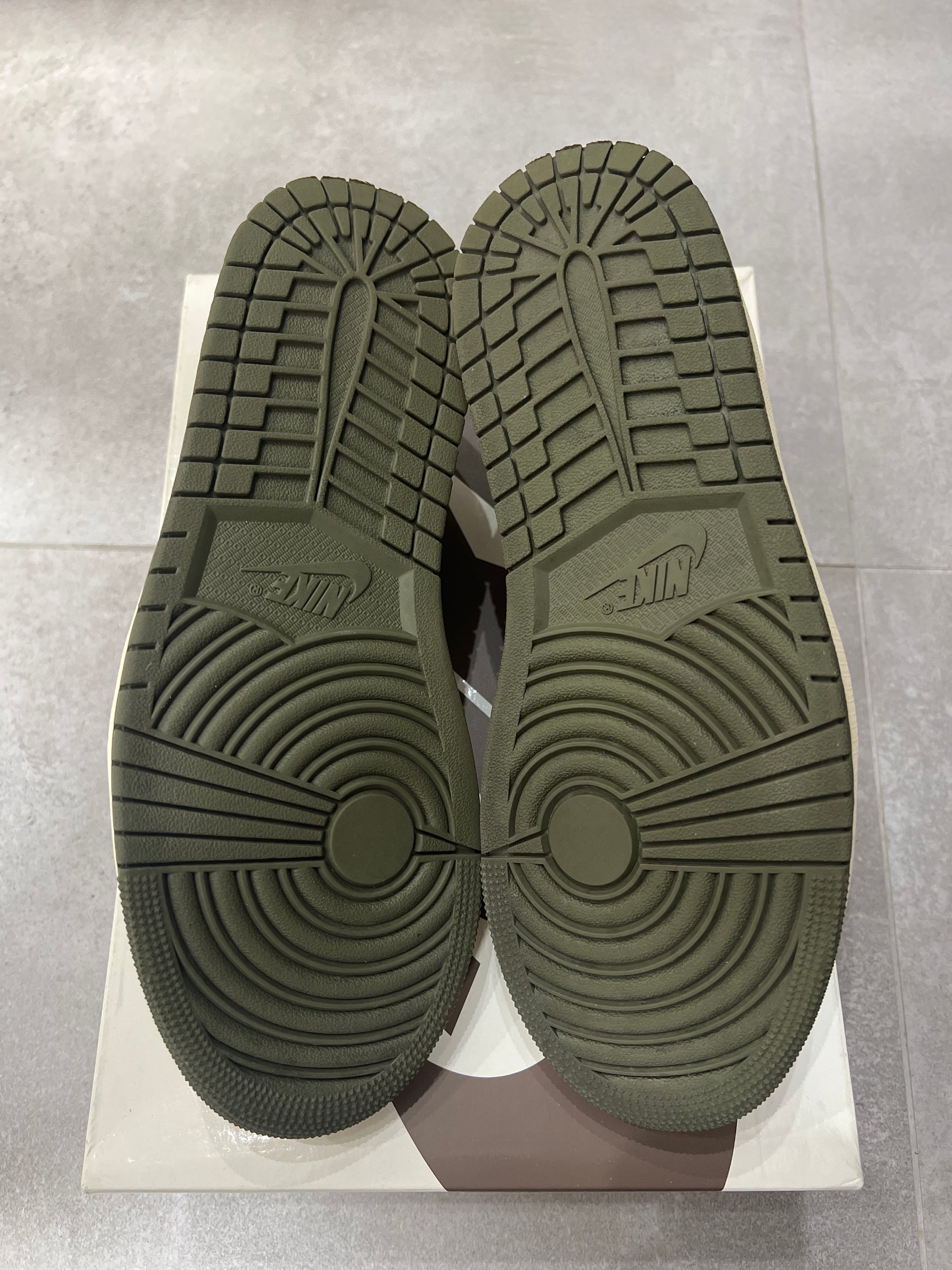 Jordan 1 Low x Travis Scott Medium Olive