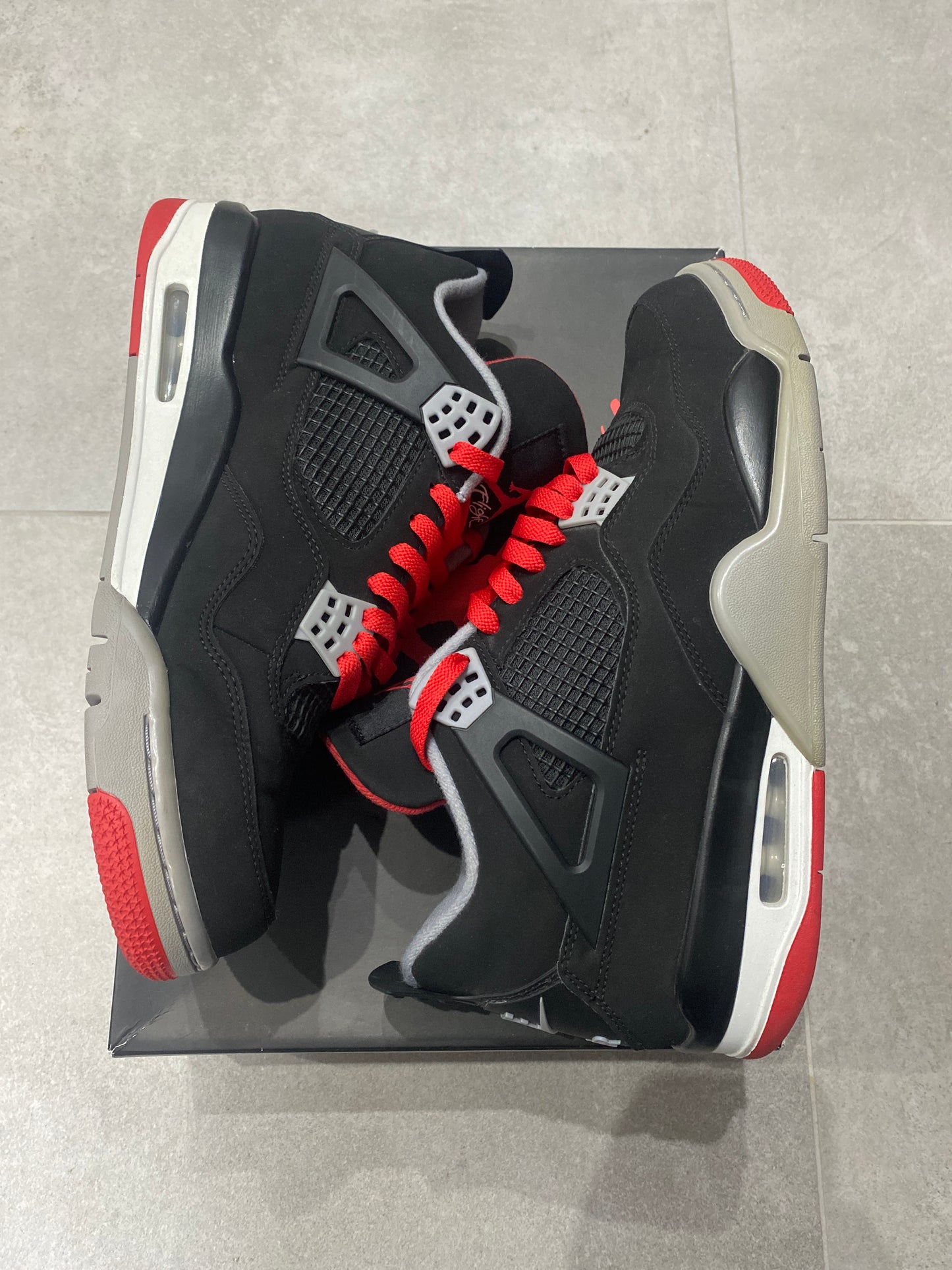 Jordan 4 Retro Bred (2019)