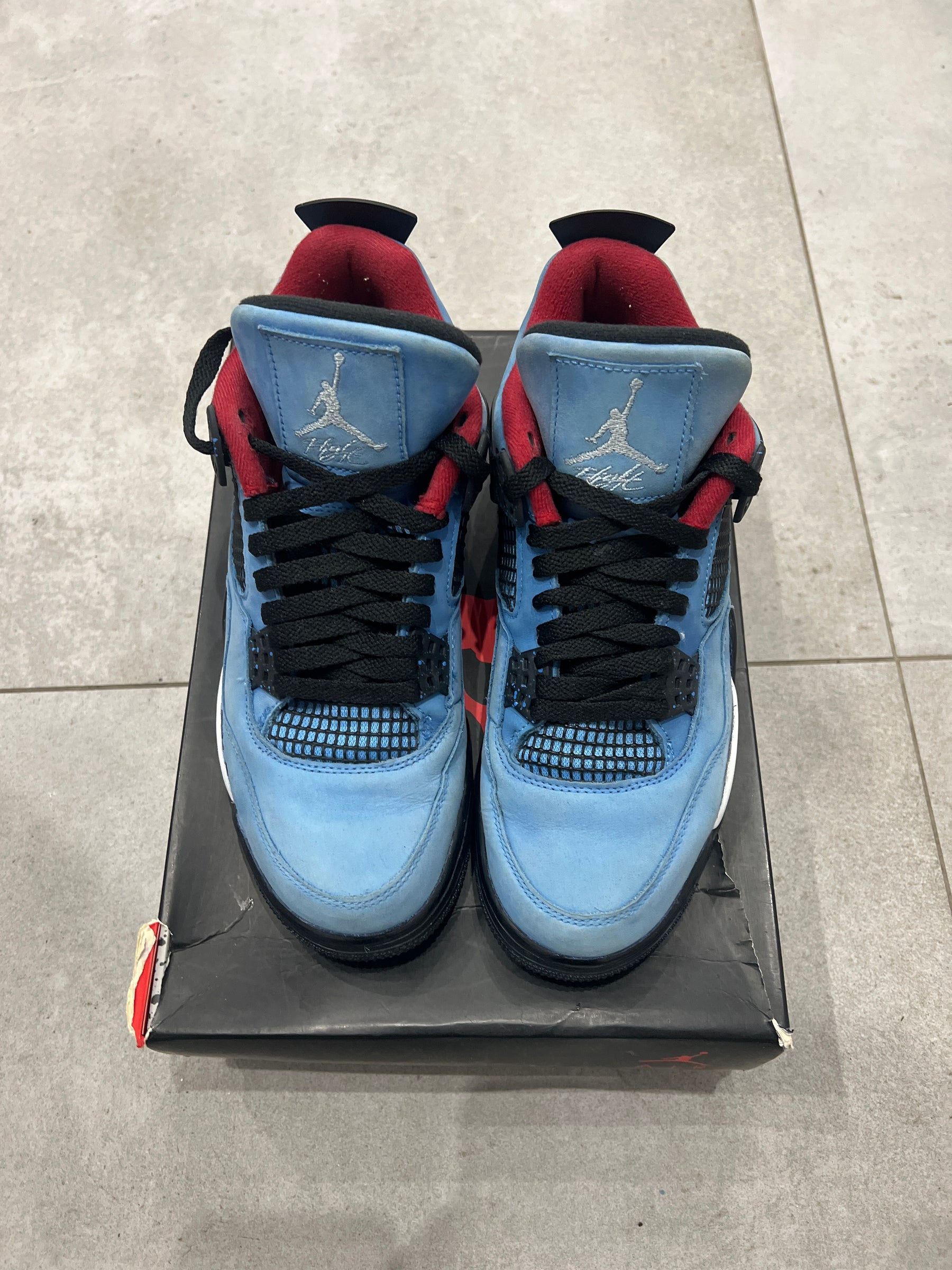 Jordan 4 x Travis Scott