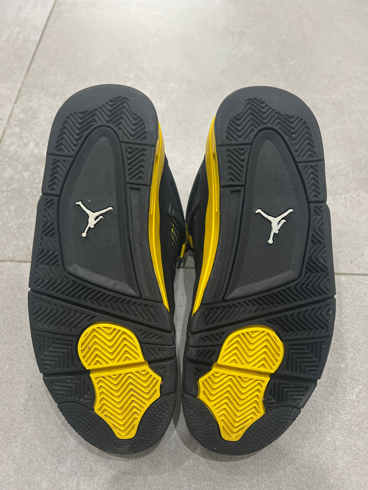 Jordan 4 Thunder