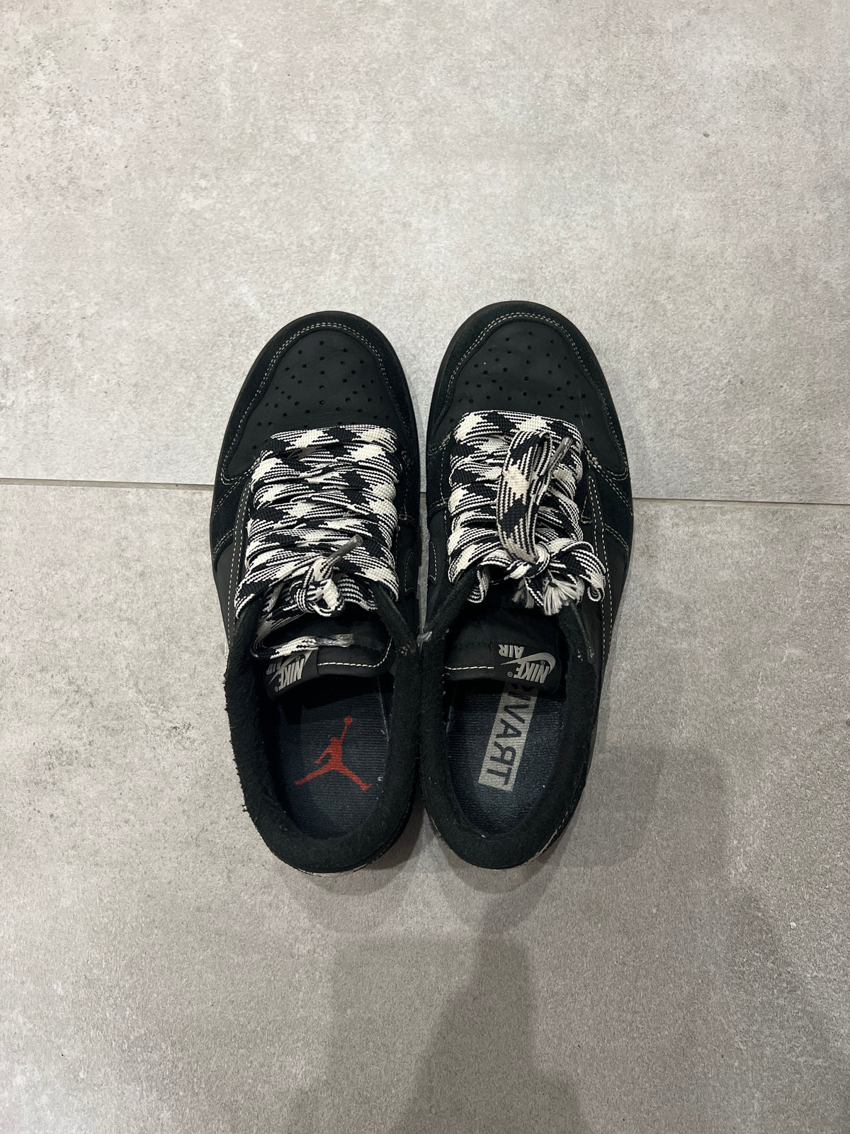 Jordan 1 Low x Travis Scott Black Phantom