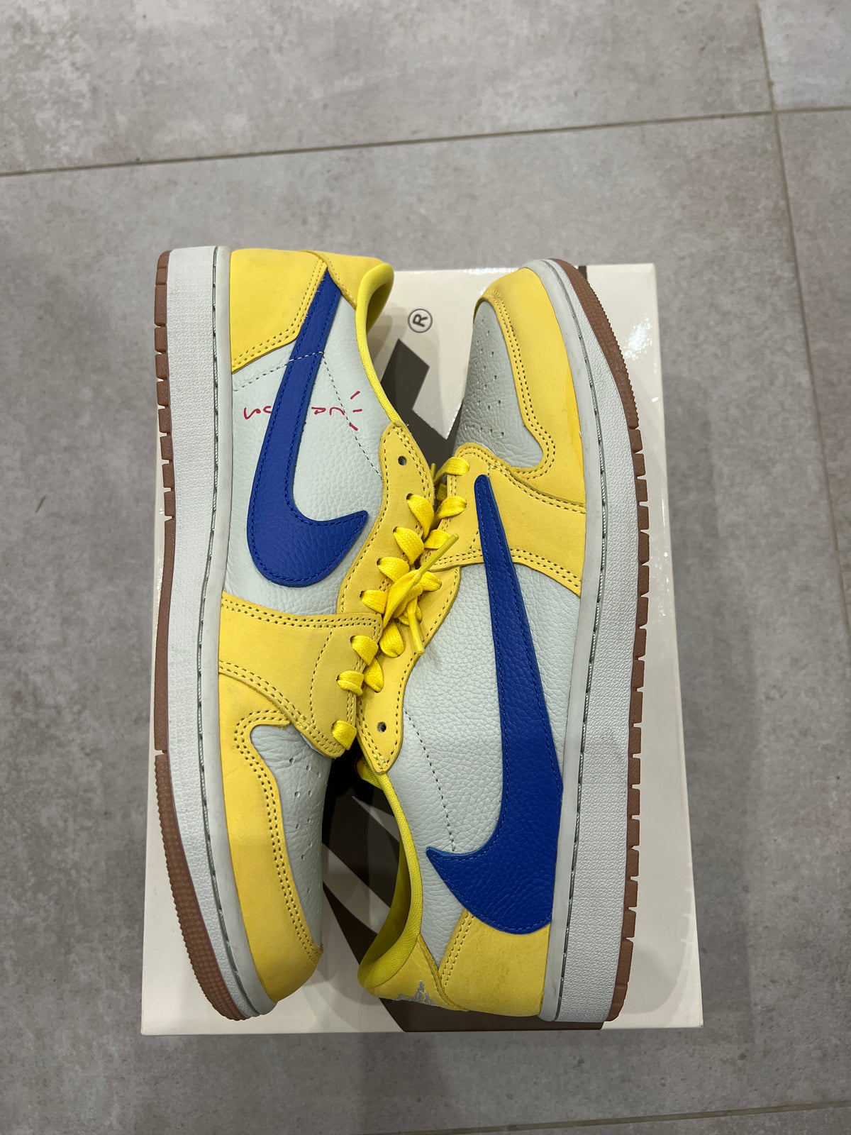 Jordan 1 Low x Travis Scott Canary