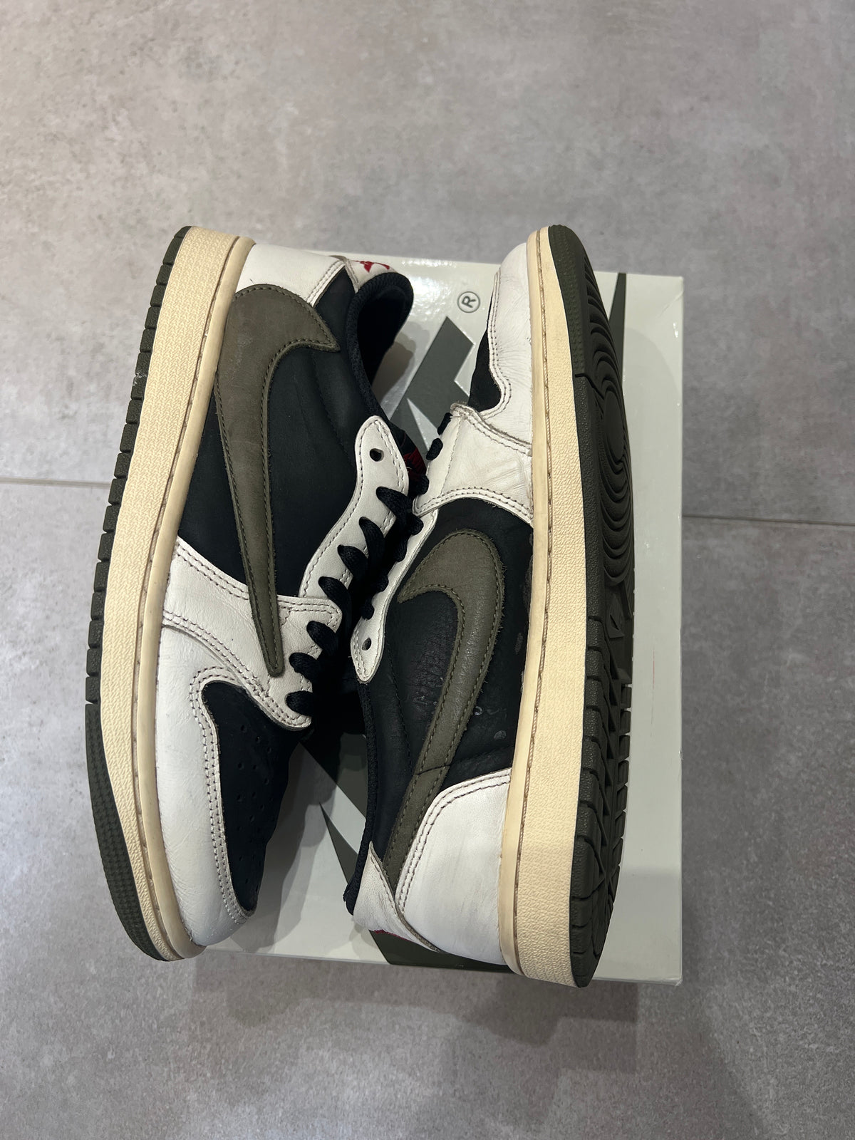 Jordan 1 Low x Travis Scott „Olive”