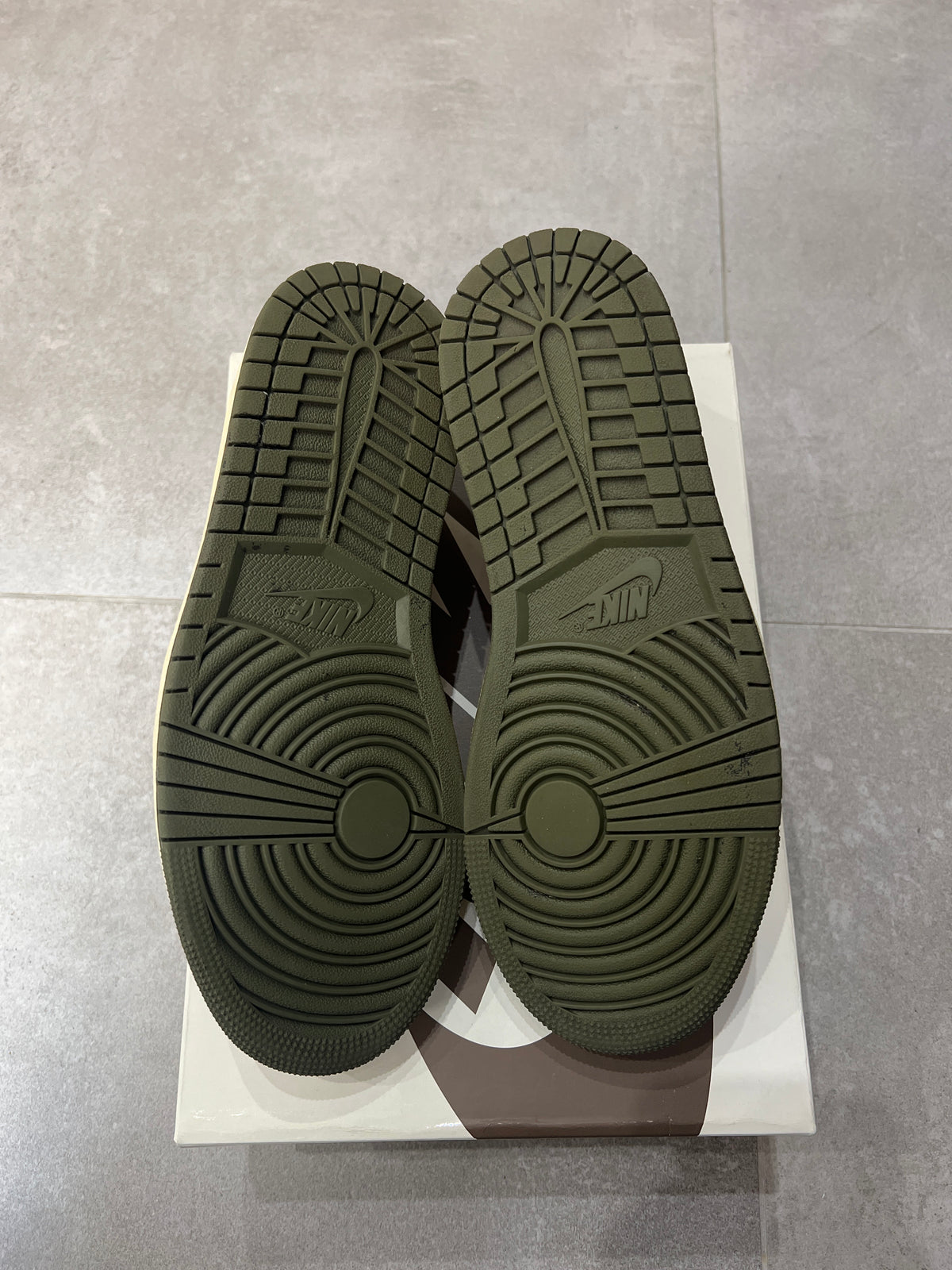 Jordan 1 Low x Travis Scott „Medium Olive”