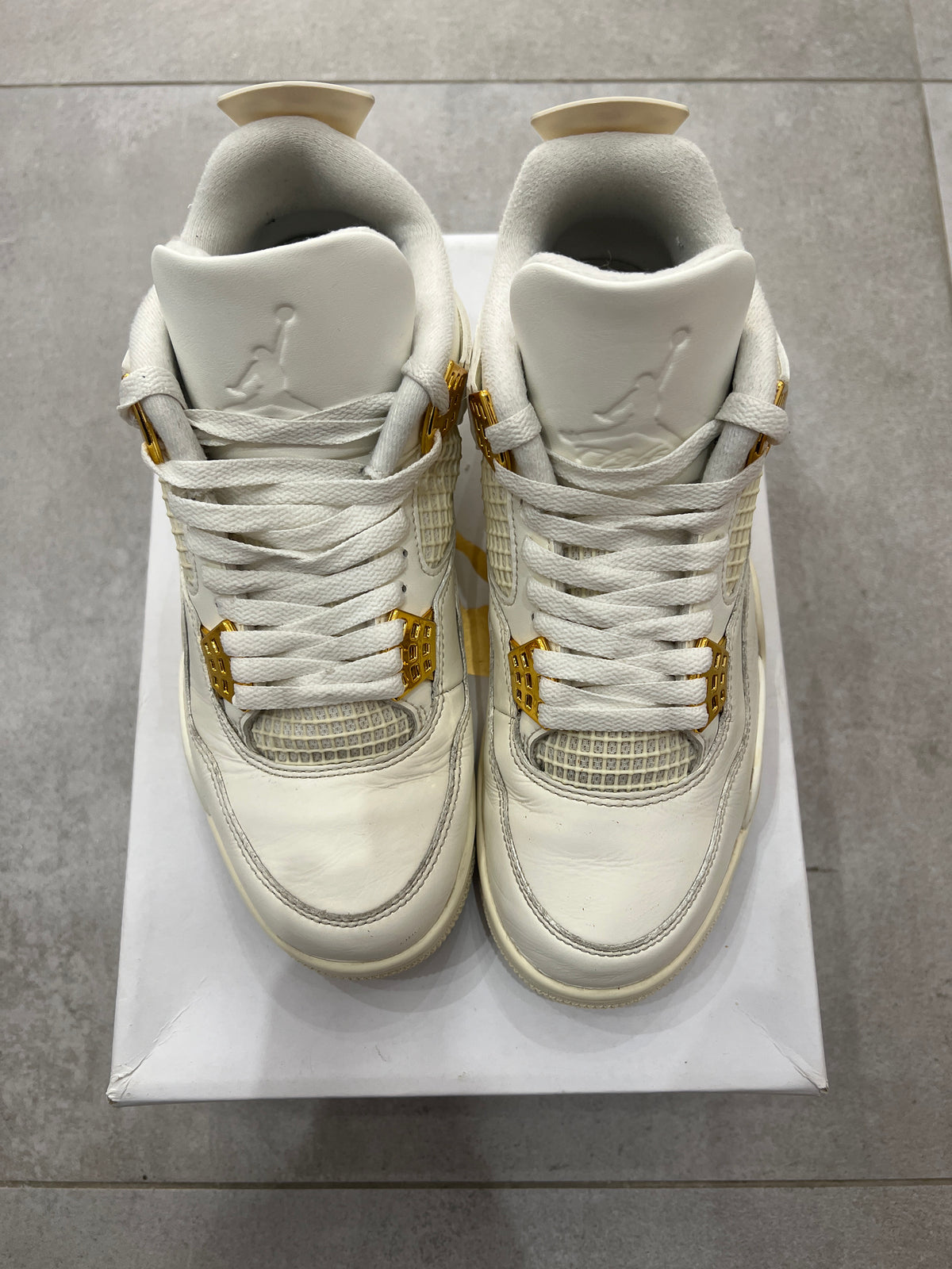 Air Jordan 4 Metalic Gold
